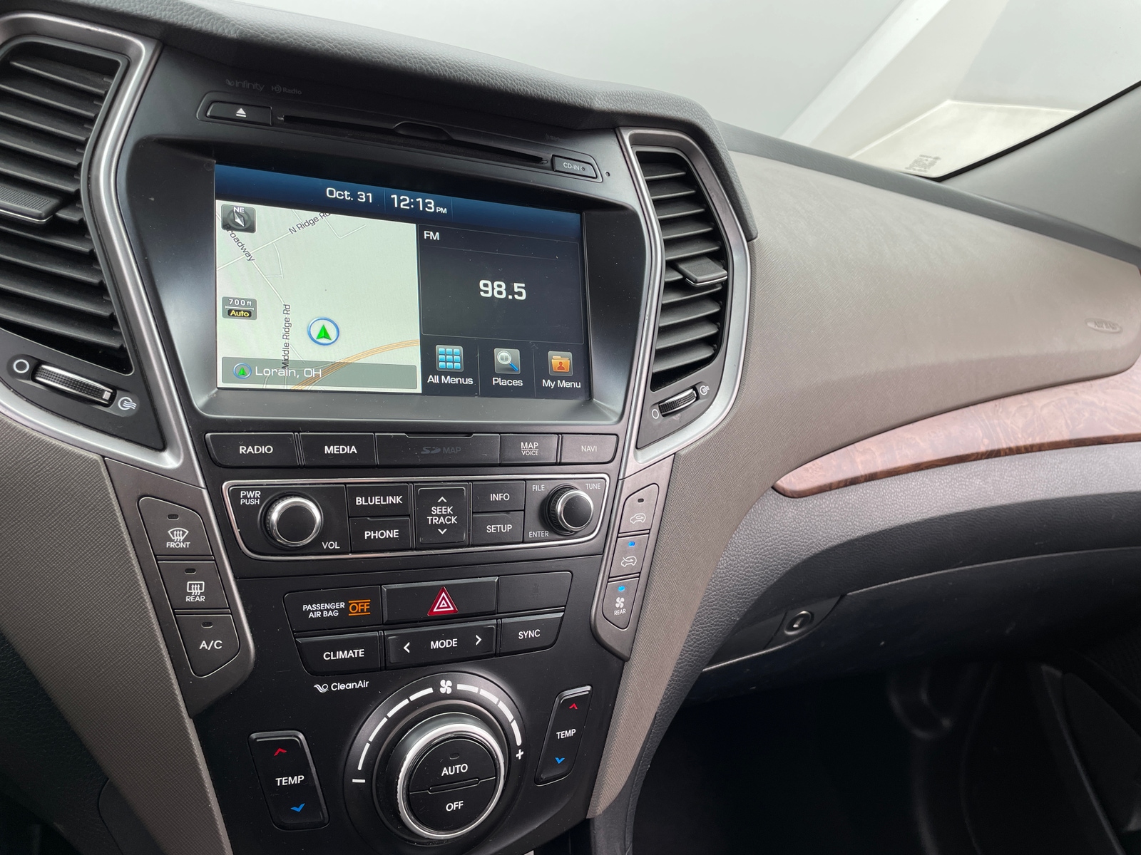 Thumbnail: 2017 Hyundai Santa Fe - 3