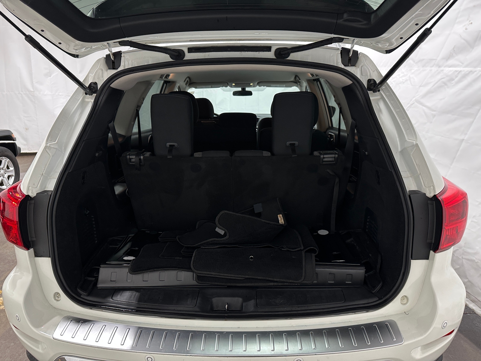 Thumbnail: 2020 Nissan Pathfinder - 7