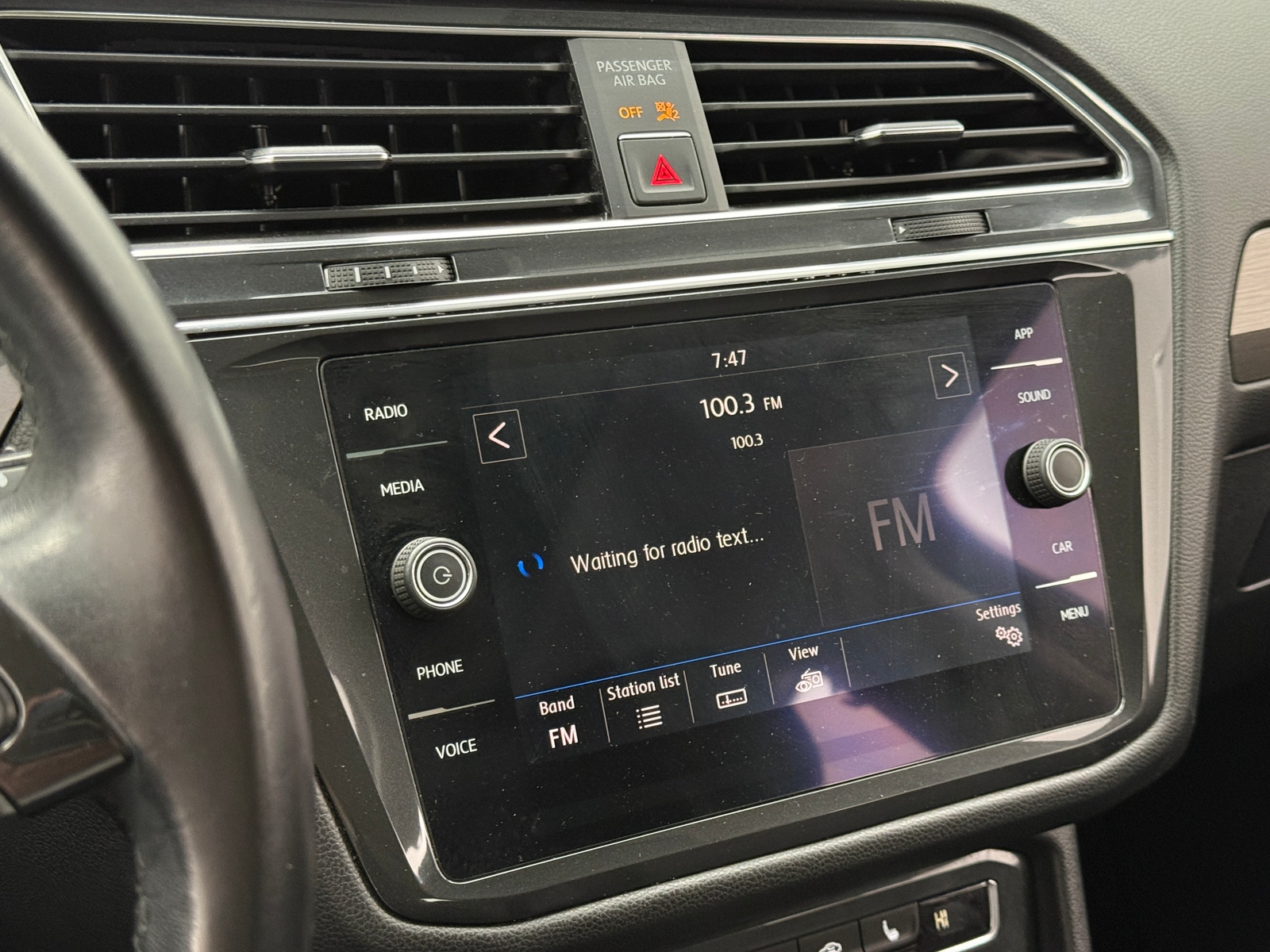 Thumbnail: 2018 Volkswagen Tiguan - 3