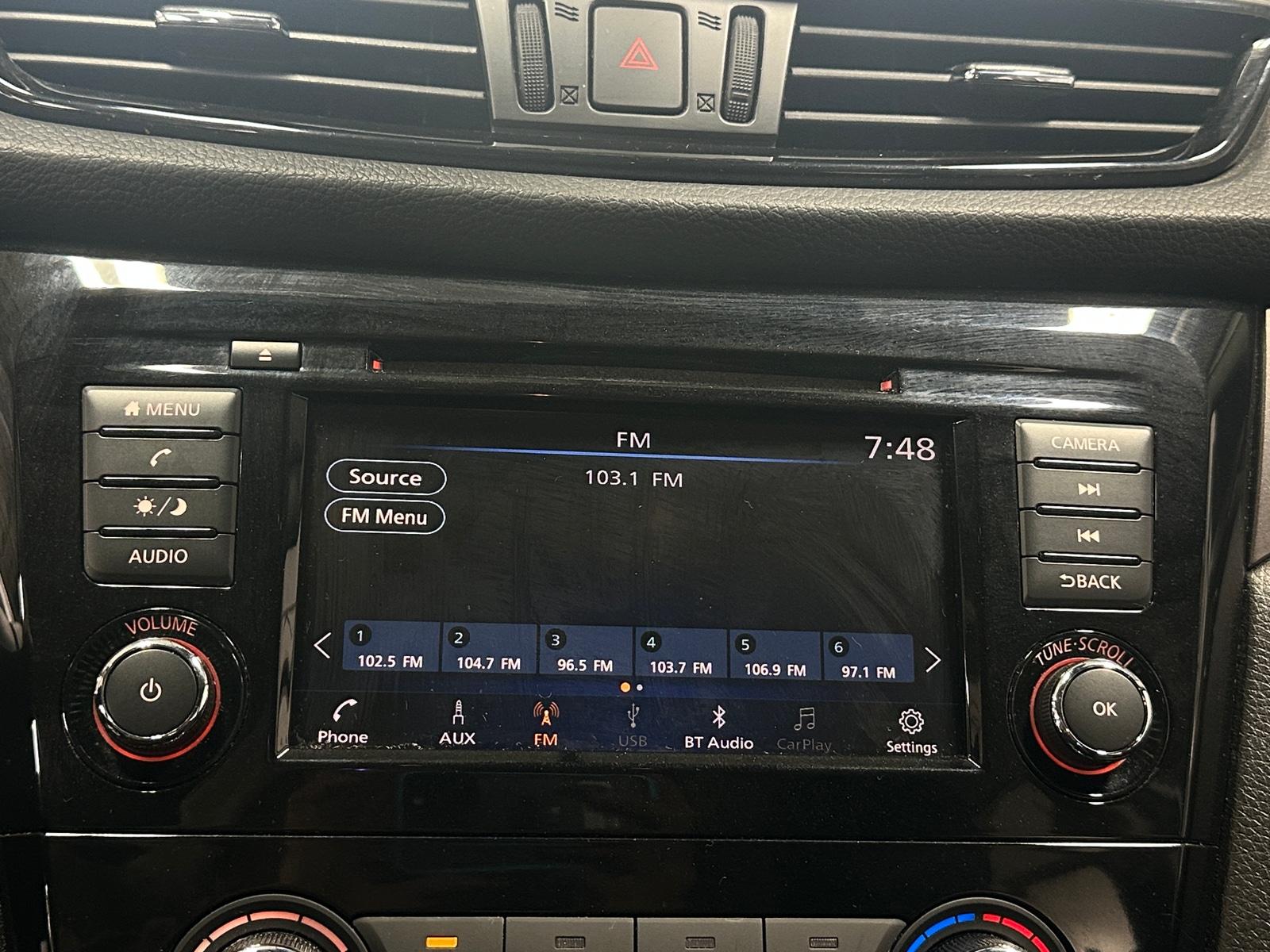 Thumbnail: 2020 Nissan Rogue Sport - 4