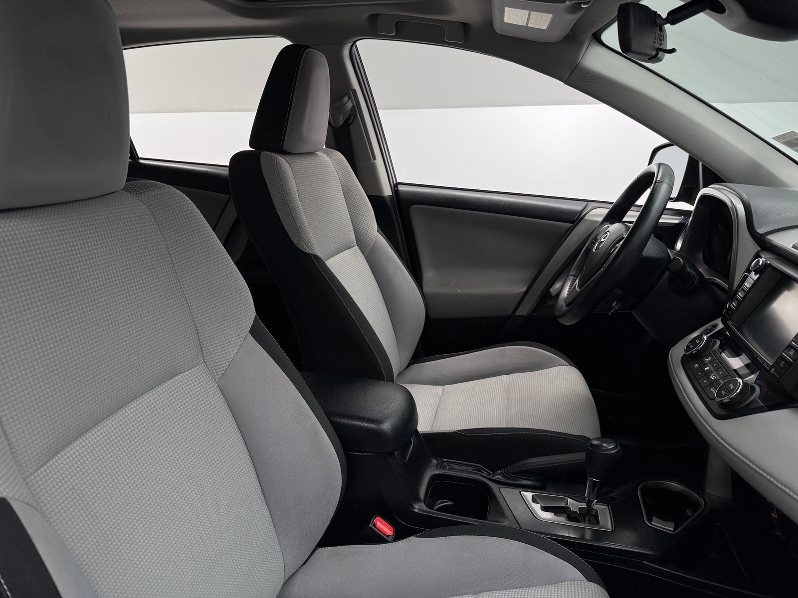 Thumbnail: 2018 Toyota RAV4 - 2