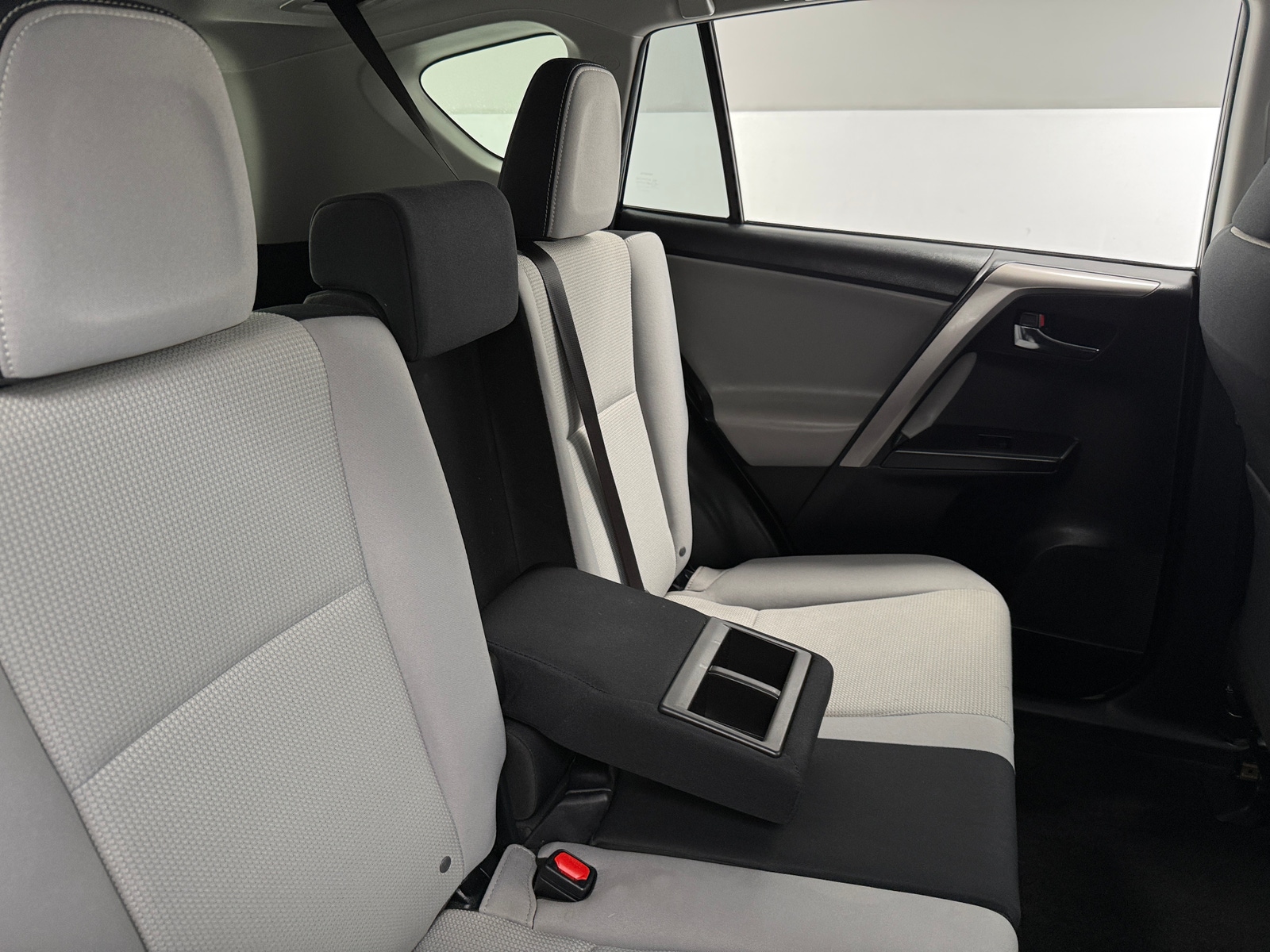 Thumbnail: 2018 Toyota RAV4 - 6