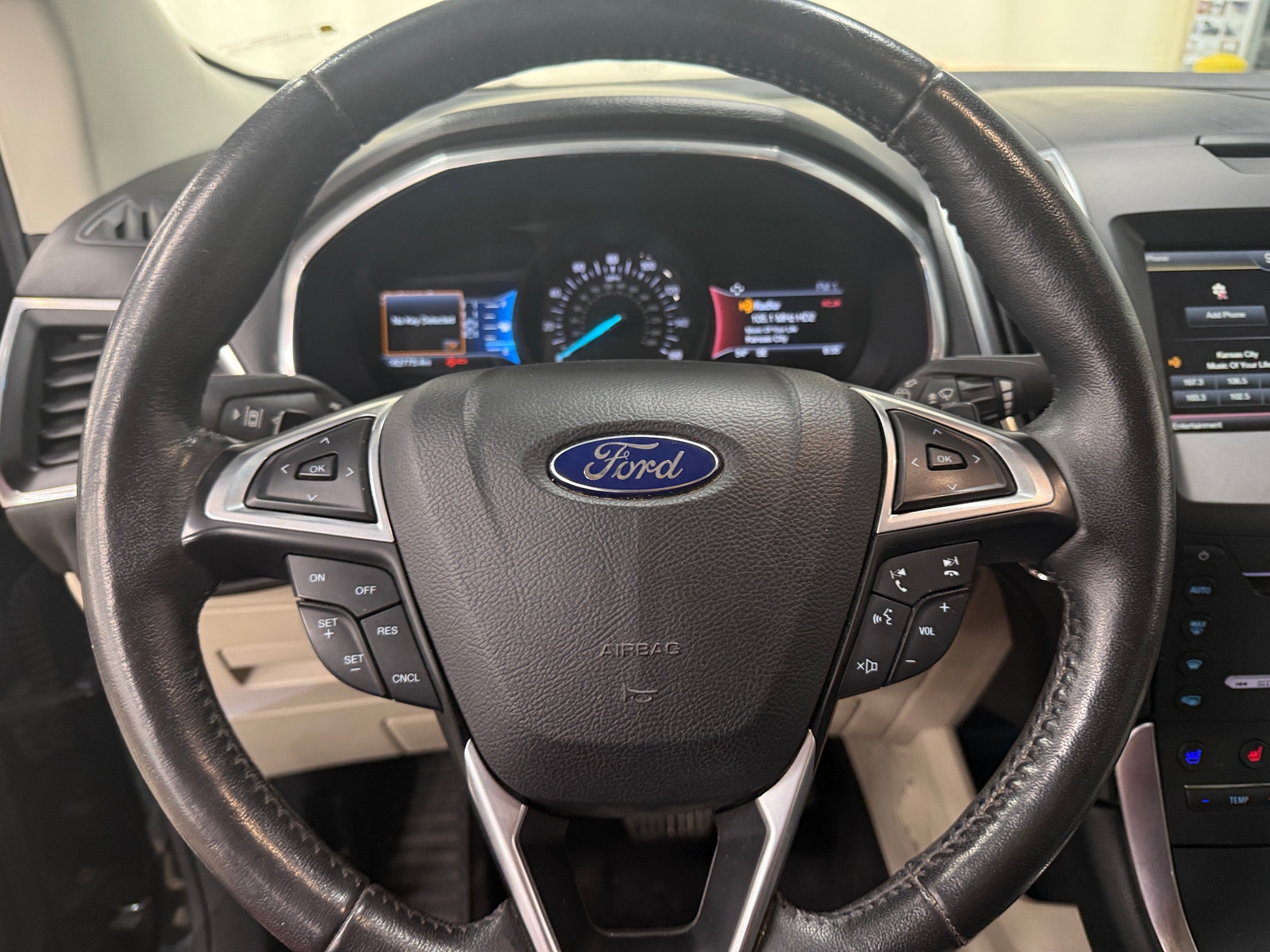 Thumbnail: 2015 Ford Edge - 4