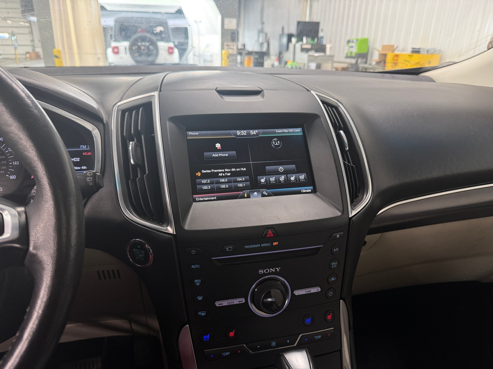 Thumbnail: 2015 Ford Edge - 3