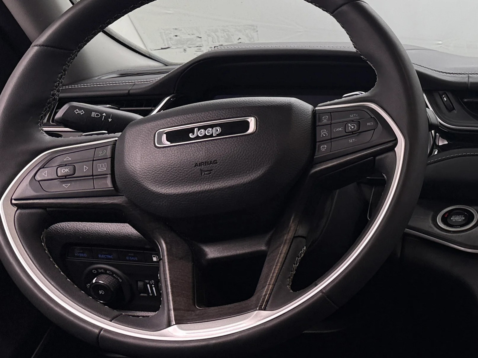 Thumbnail: 2022 Jeep Grand Cherokee - 4