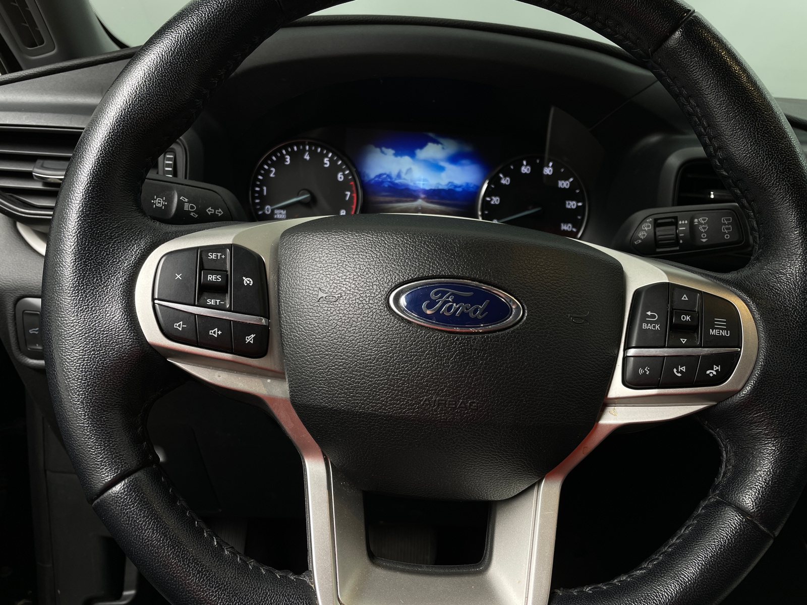 Thumbnail: 2022 Ford Explorer - 5