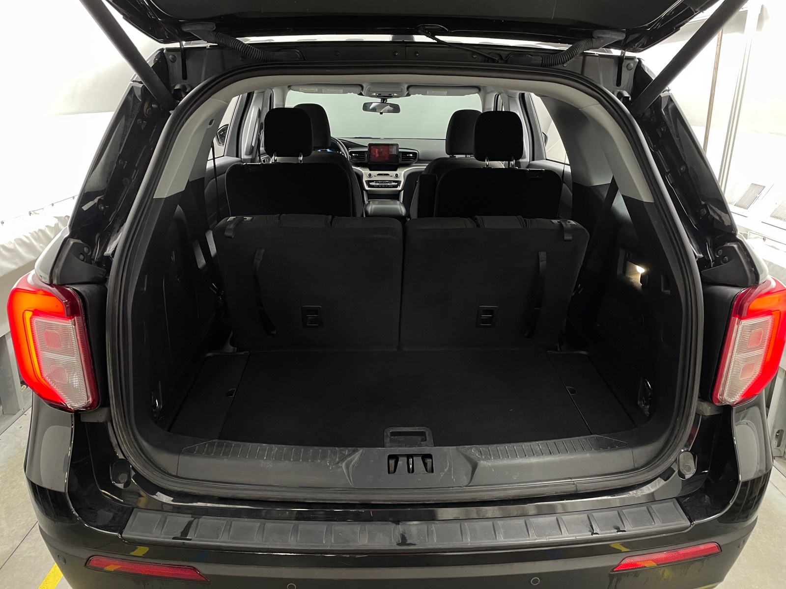 Thumbnail: 2022 Ford Explorer - 7