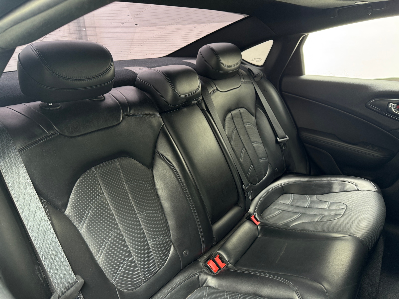 Thumbnail: 2015 Chrysler 200 - 5