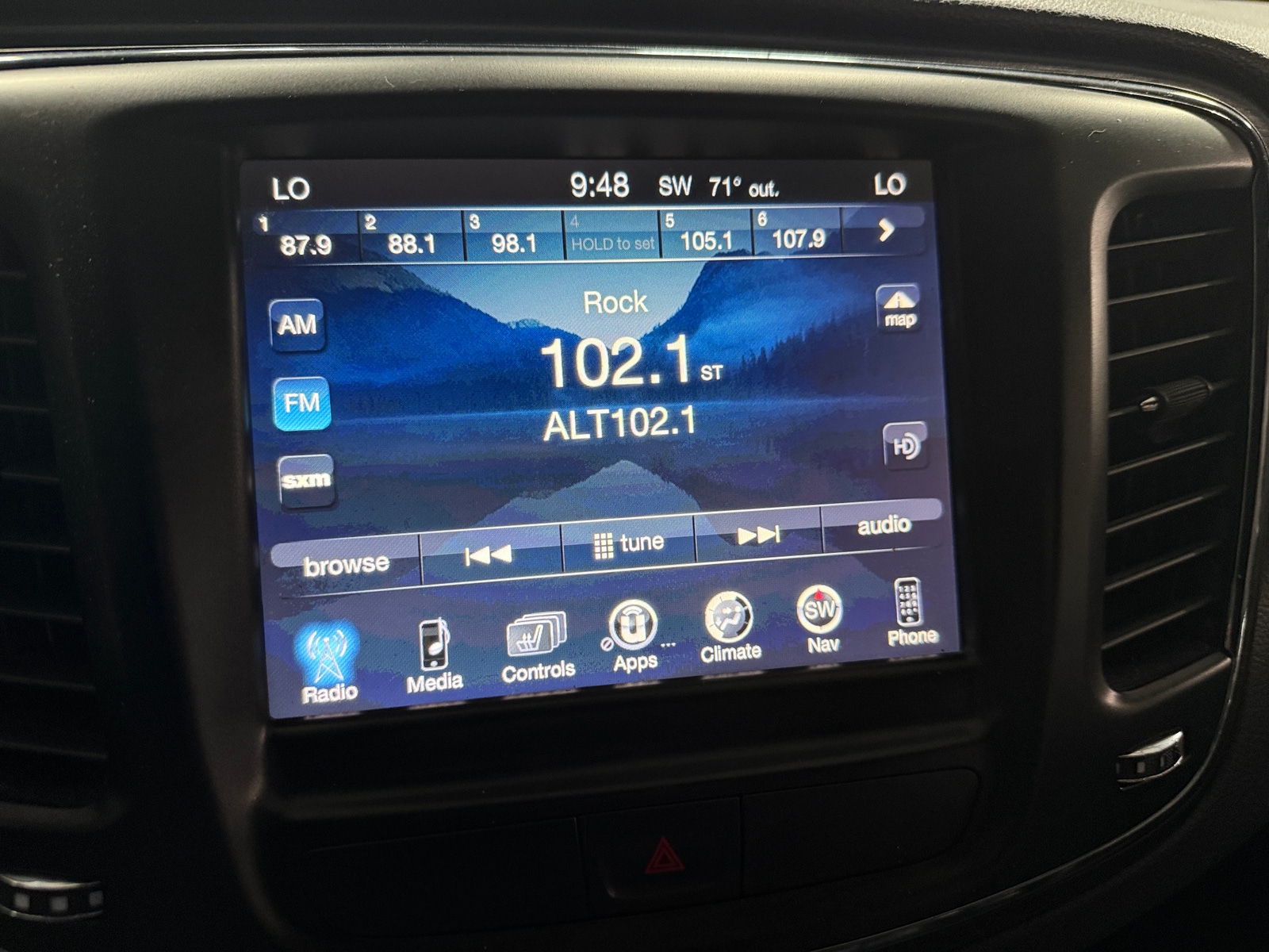 Thumbnail: 2015 Chrysler 200 - 3