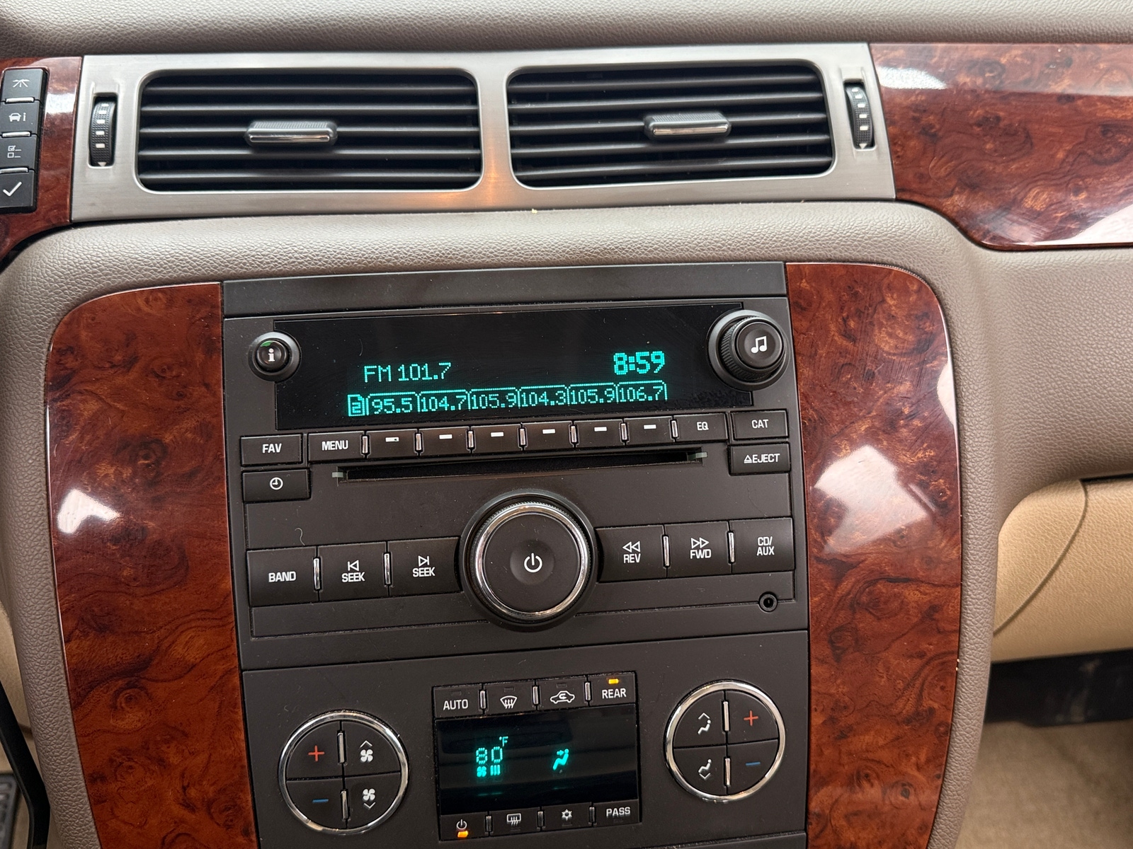 Thumbnail: 2014 Chevrolet Tahoe - 3