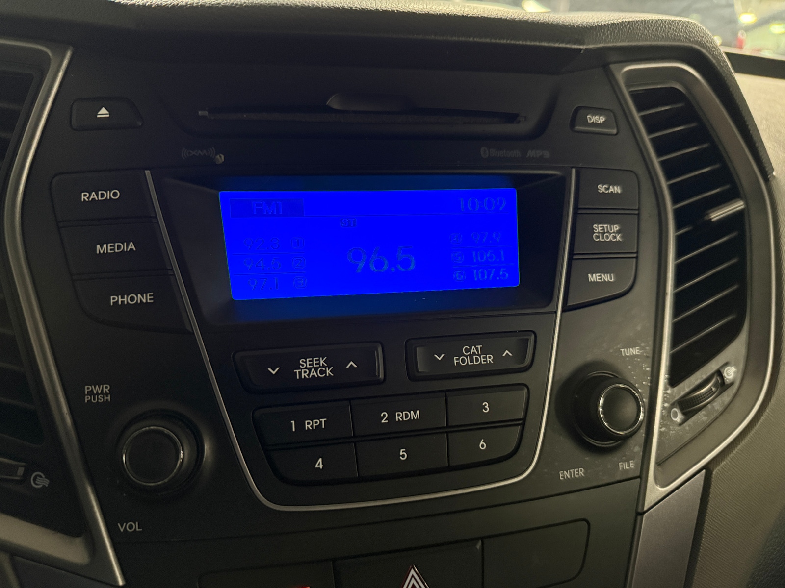 Thumbnail: 2016 Hyundai Santa Fe - 4