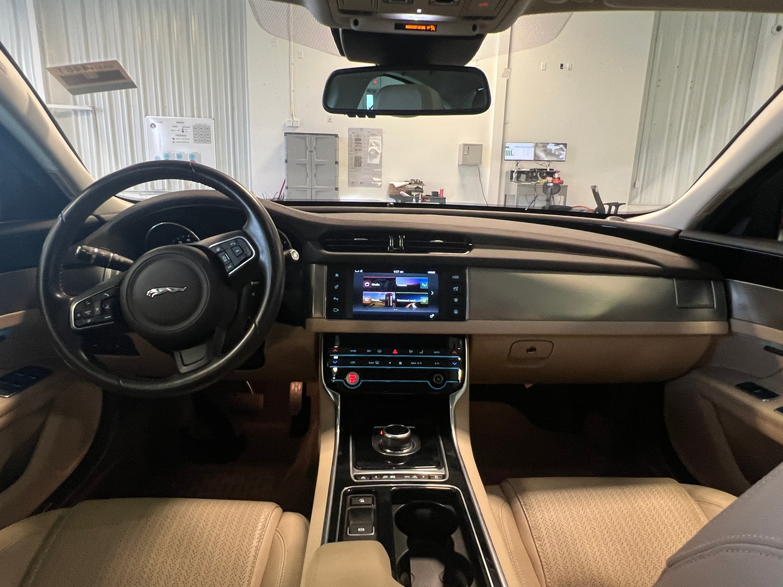 Thumbnail: 2017 Jaguar XF - 2