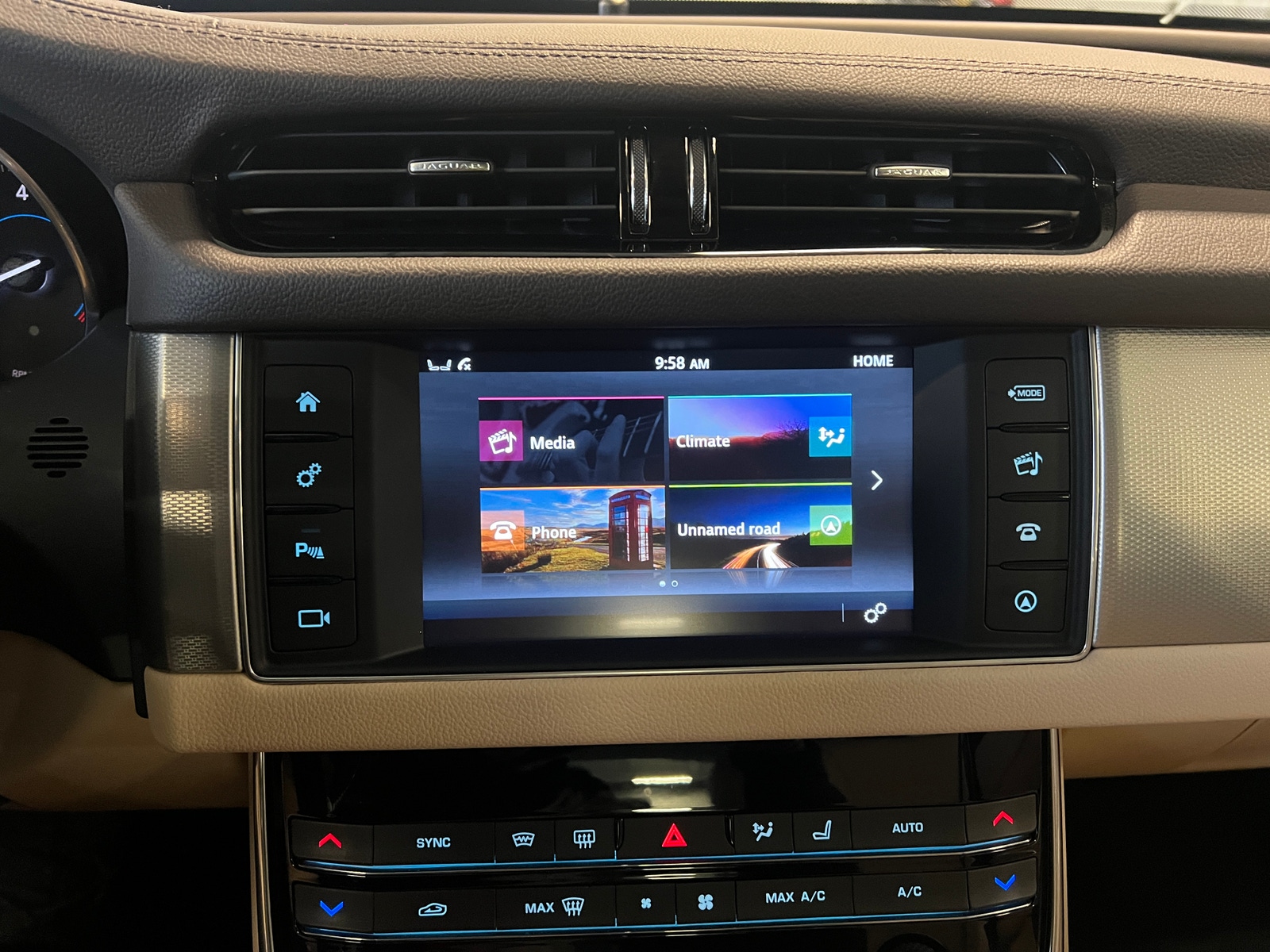 Thumbnail: 2017 Jaguar XF - 3