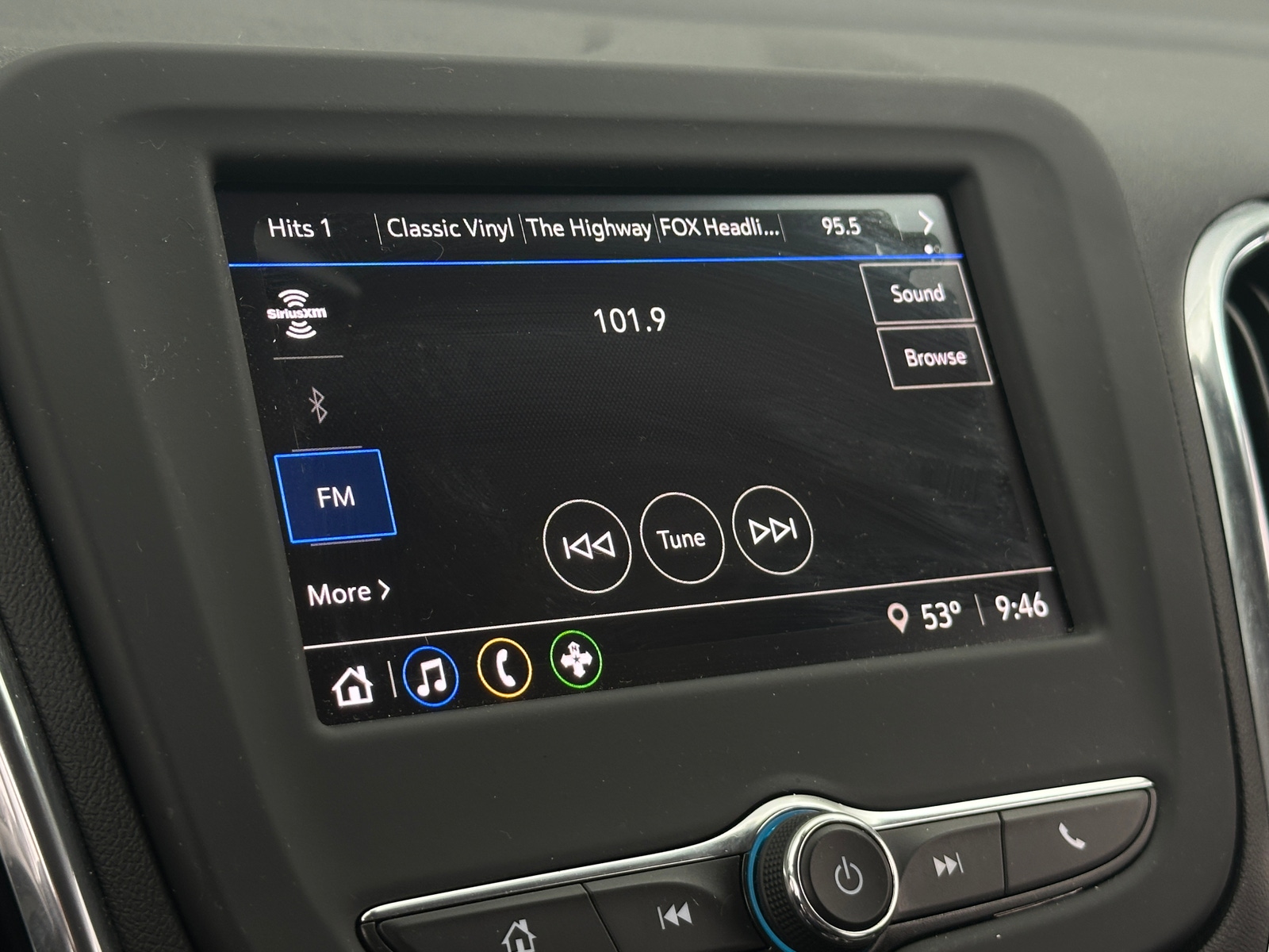 Thumbnail: 2022 Chevrolet Equinox - 4