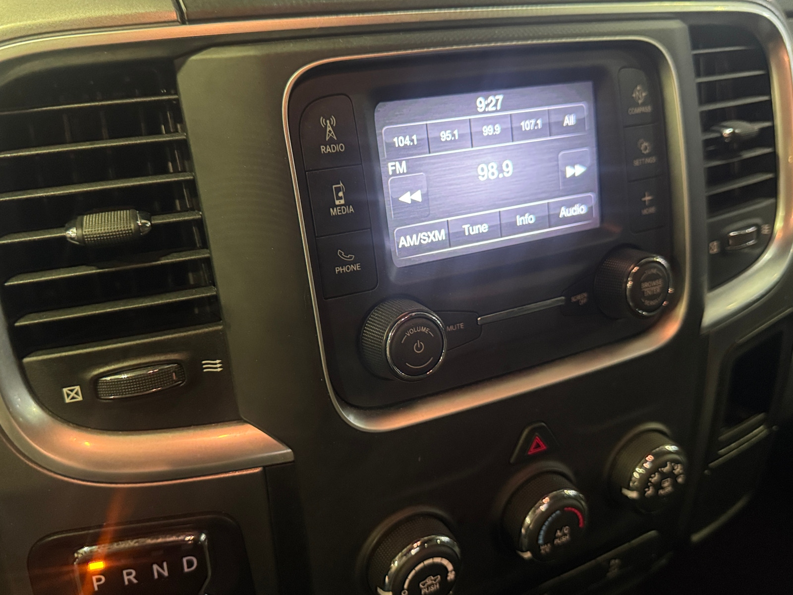 Thumbnail: 2021 RAM 1500 Classic - 4