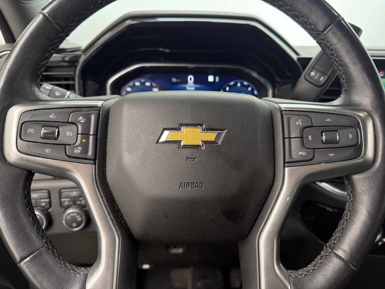 Thumbnail: 2022 Chevrolet Silverado 1500 - 5