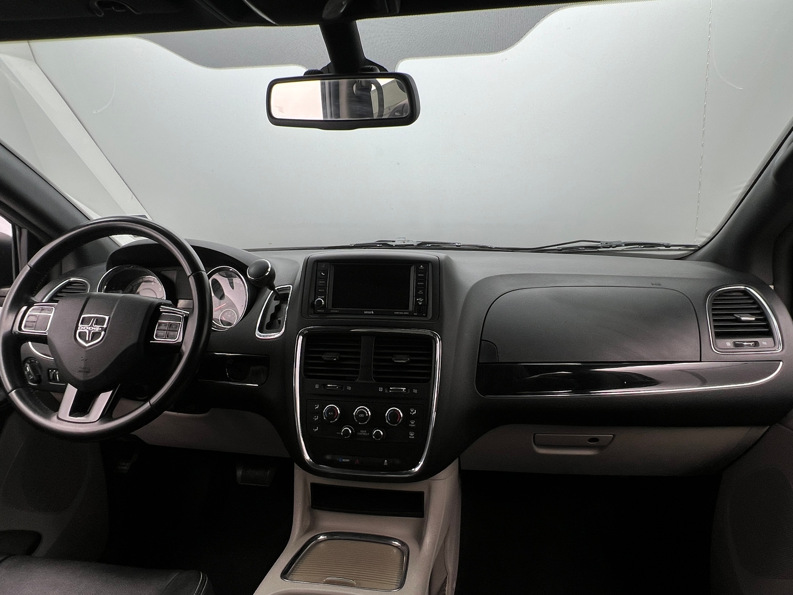 Thumbnail: 2019 Dodge Grand Caravan - 2