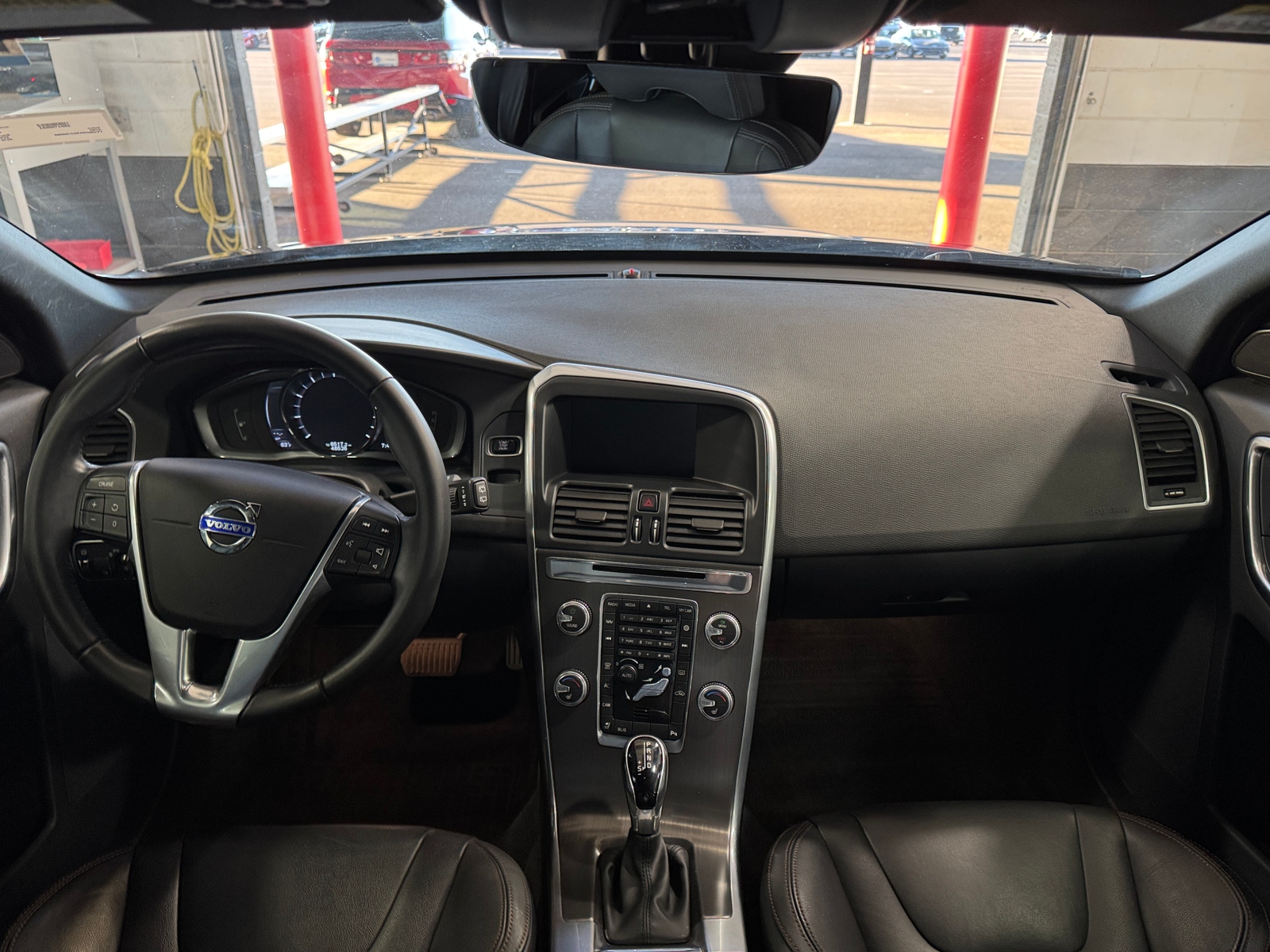 Thumbnail: 2016 Volvo XC60 - 3