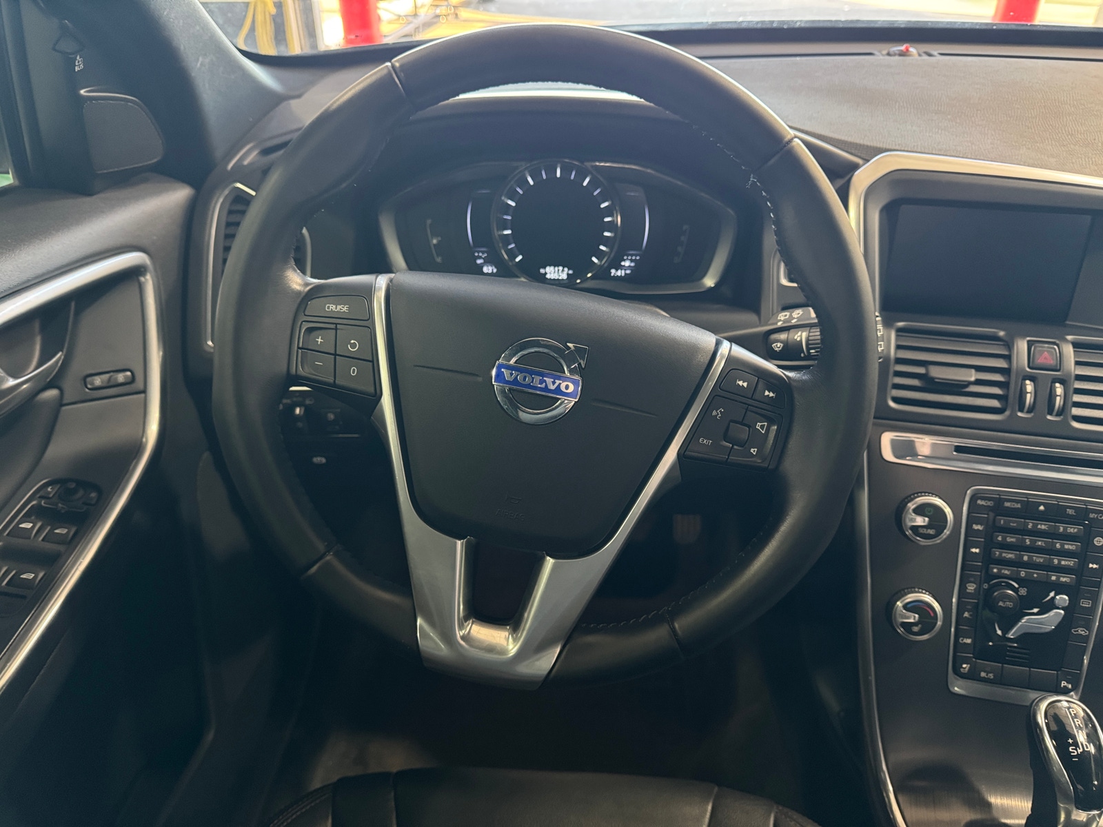 Thumbnail: 2016 Volvo XC60 - 5