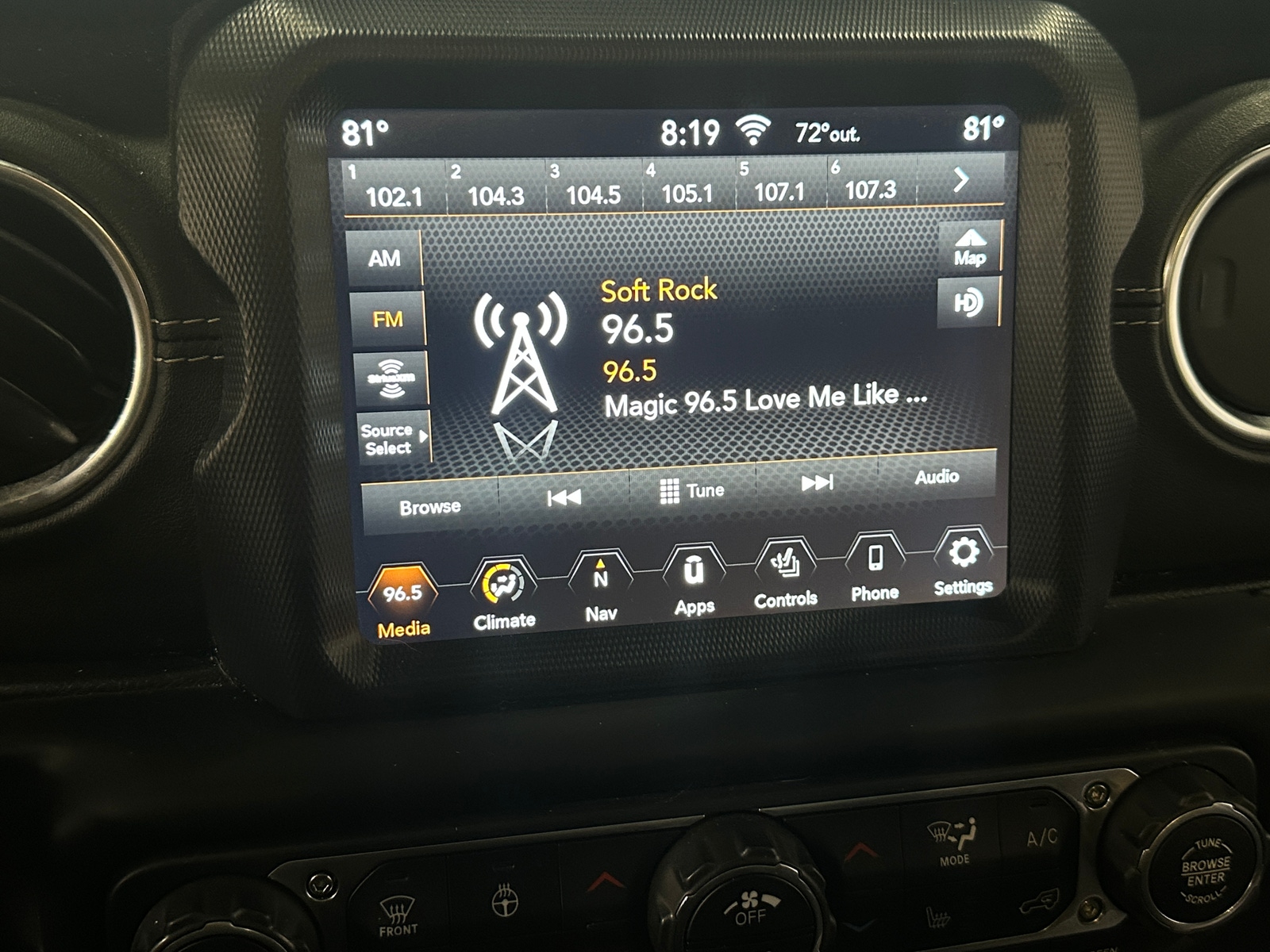 Thumbnail: 2020 Jeep Gladiator - 4