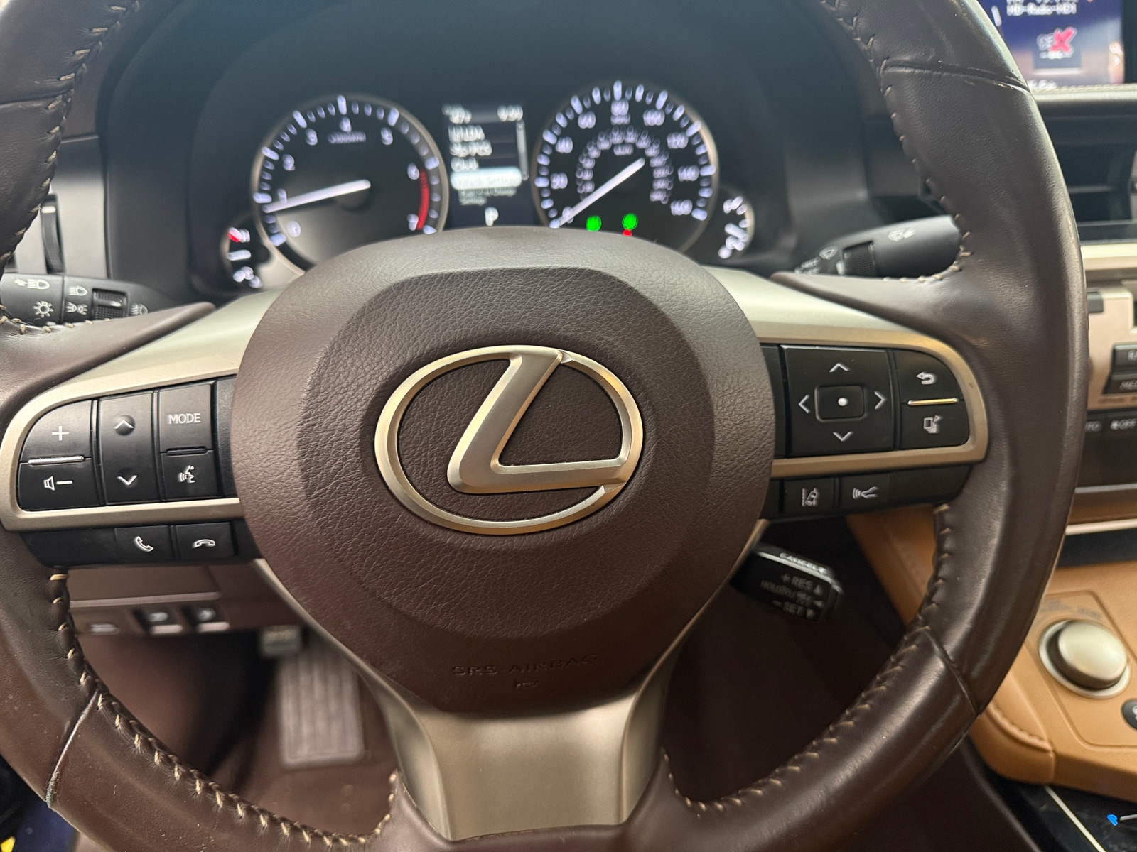 Thumbnail: 2018 Lexus ES - 4
