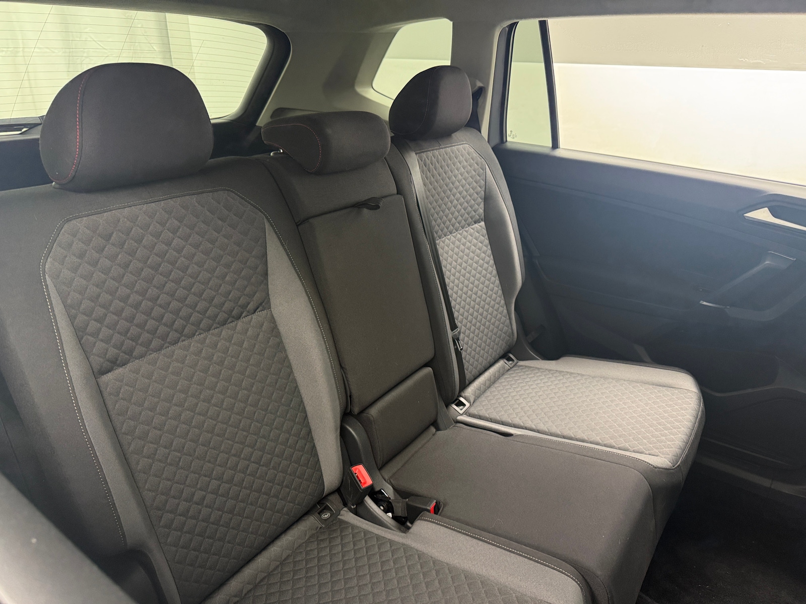 Thumbnail: 2020 Volkswagen Tiguan - 6