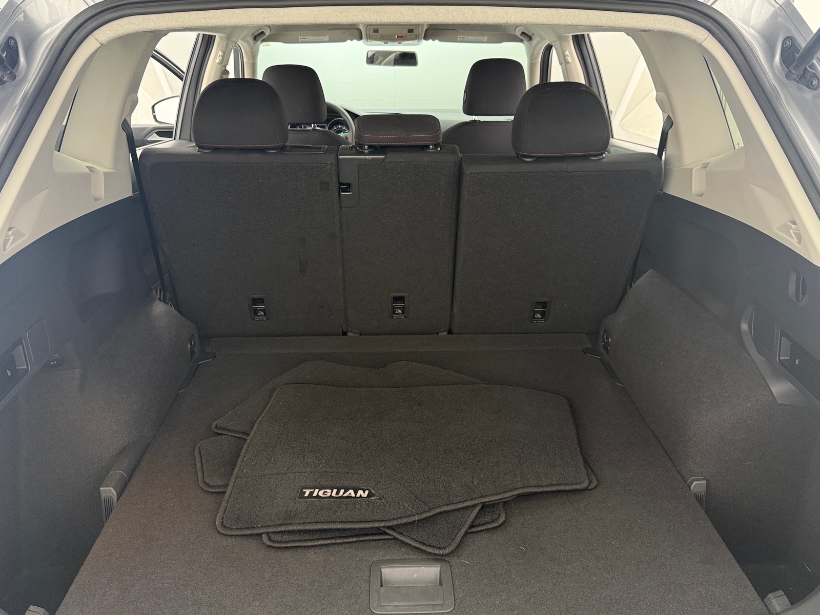 Thumbnail: 2020 Volkswagen Tiguan - 7