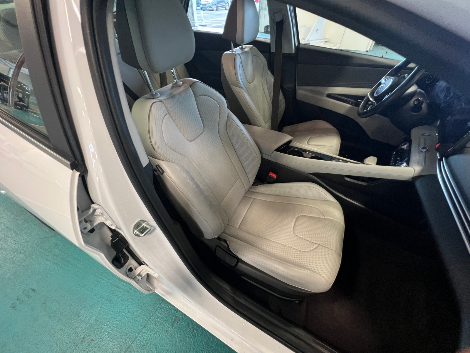 Thumbnail: 2022 Hyundai Elantra - 2