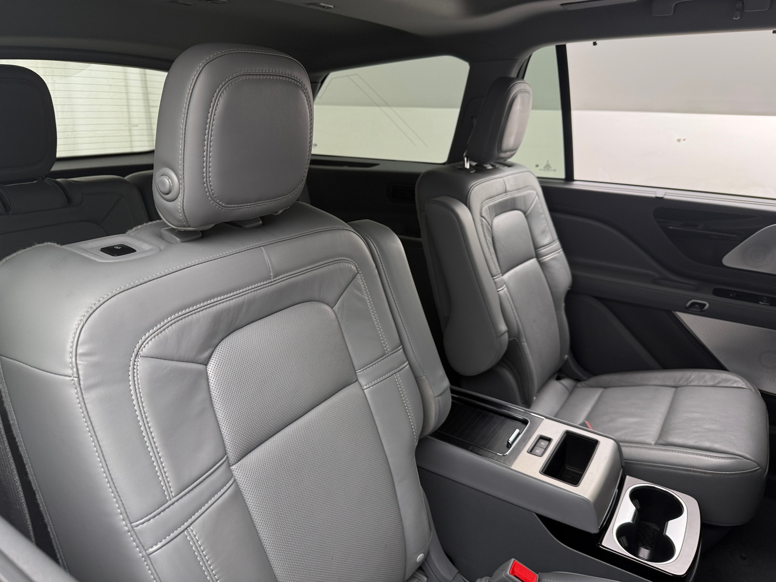 Thumbnail: 2020 Lincoln Aviator - 5