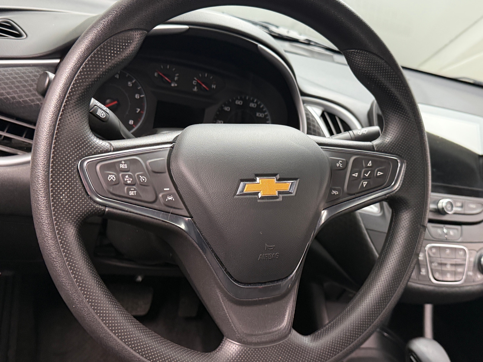 Thumbnail: 2023 Chevrolet Malibu - 5