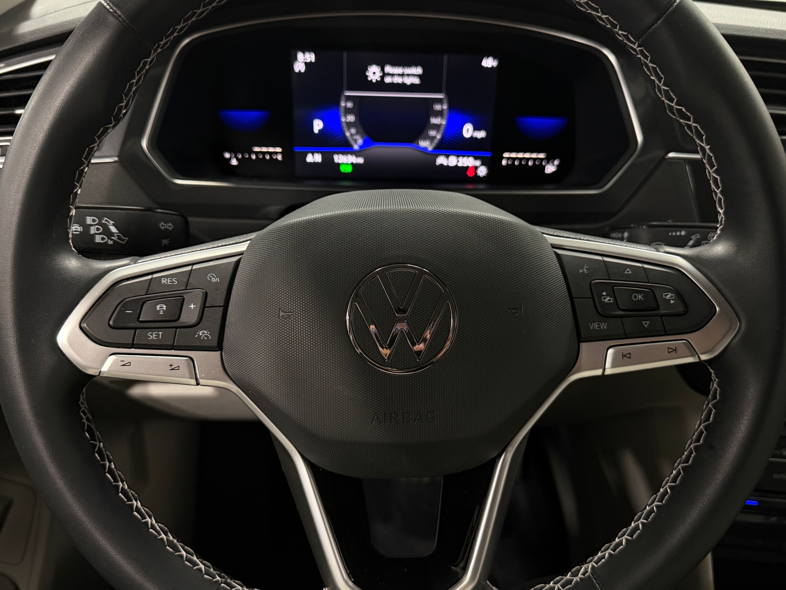 Thumbnail: 2022 Volkswagen Tiguan - 4