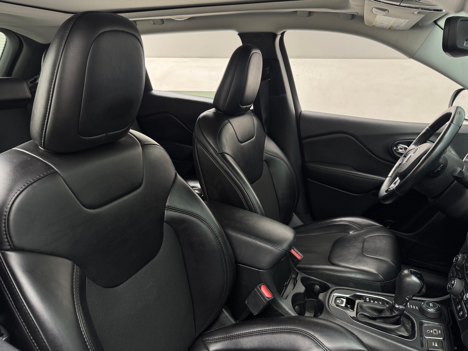 Thumbnail: 2019 Jeep Cherokee - 2