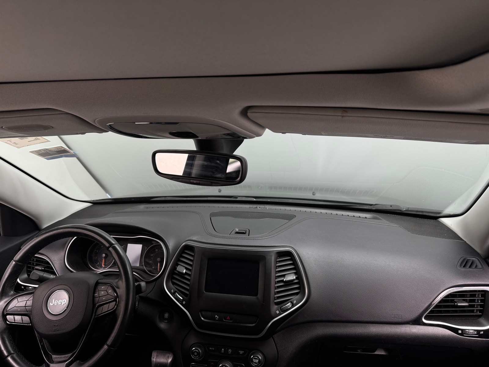 Thumbnail: 2019 Jeep Cherokee - 3