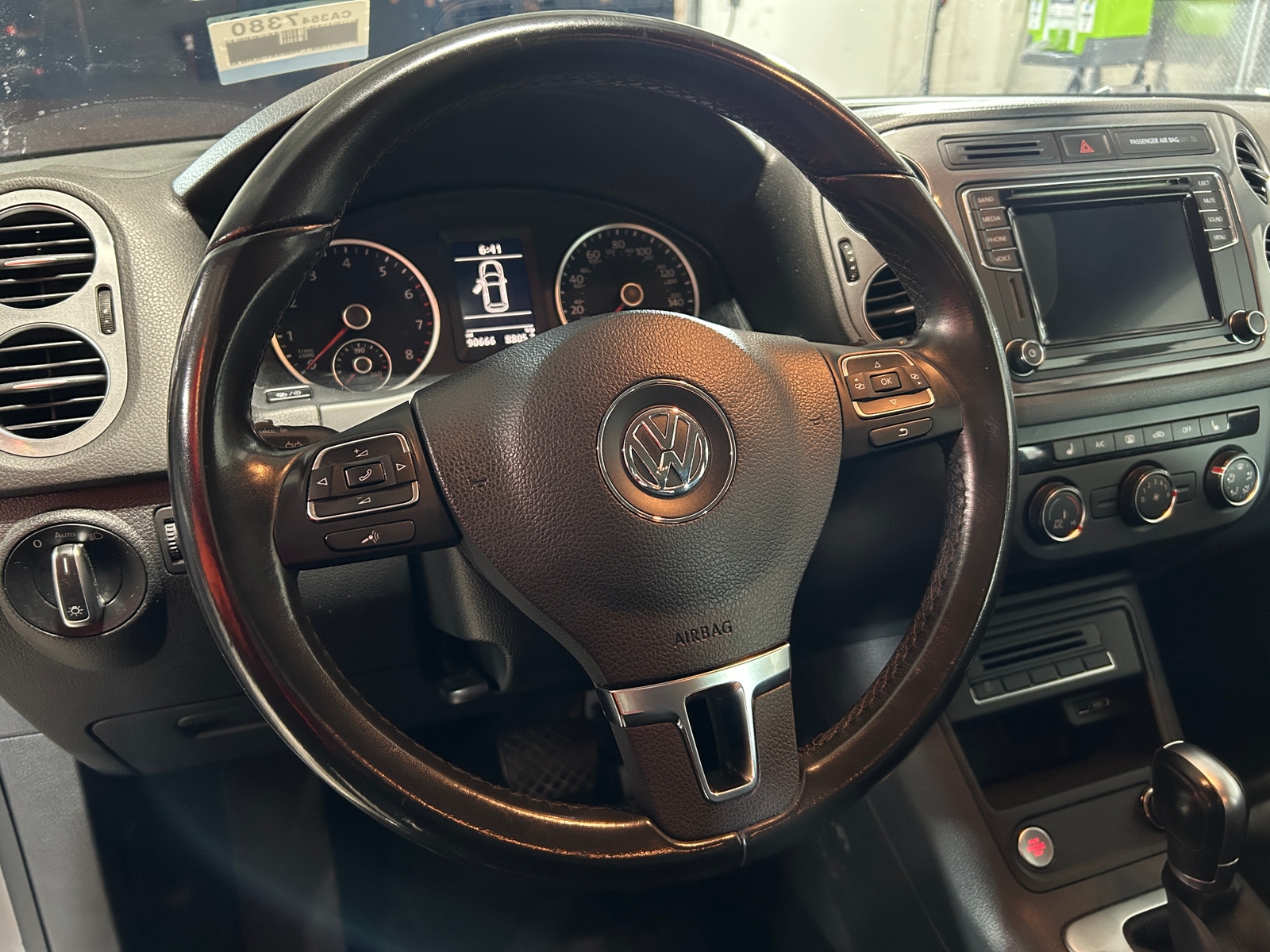 Thumbnail: 2017 Volkswagen Tiguan - 5