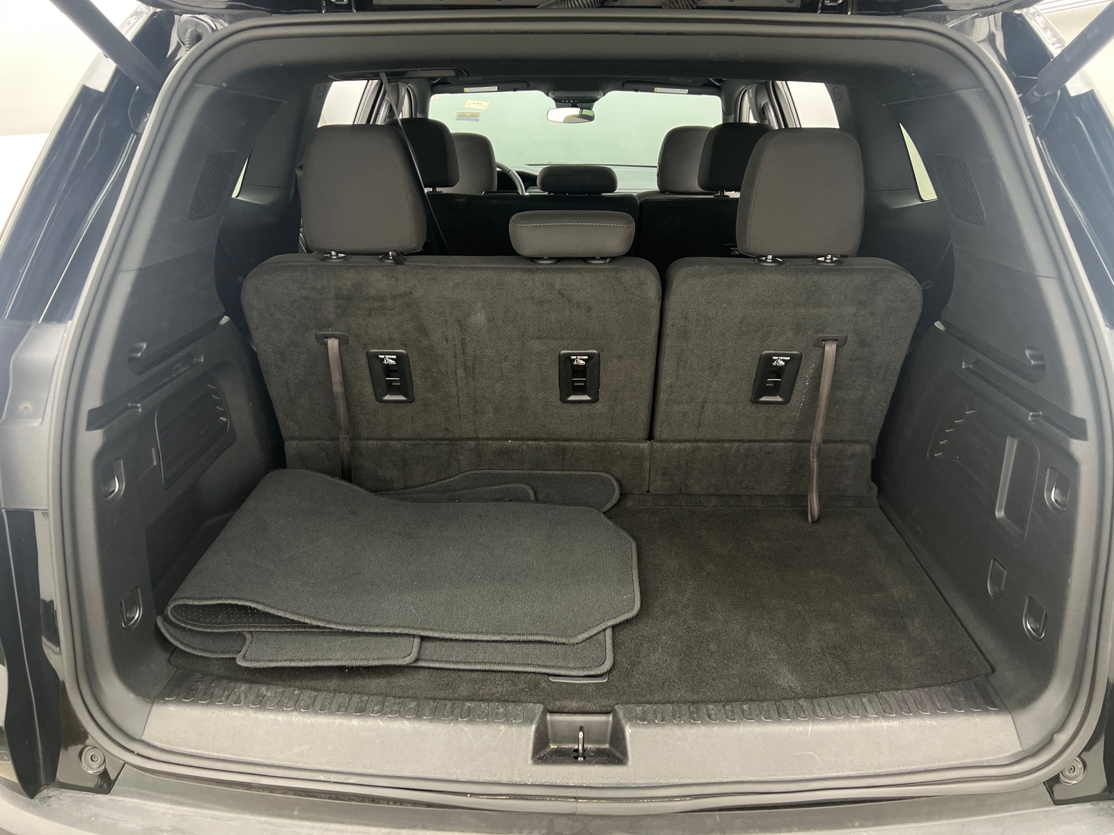 Thumbnail: 2025 GMC Acadia - 7