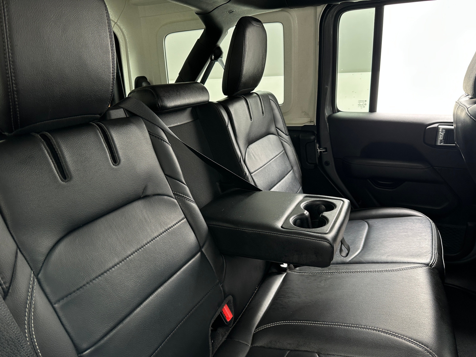 Thumbnail: 2022 Jeep Wrangler - 5