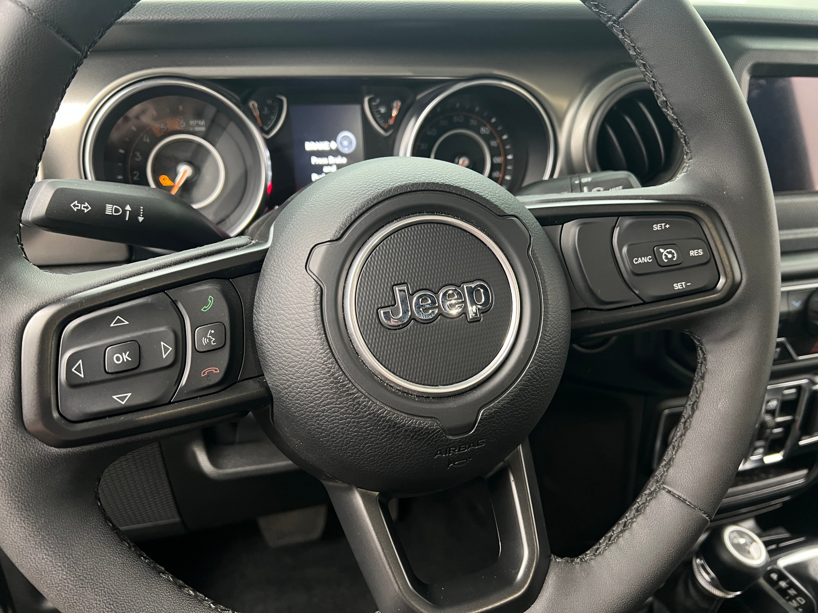 Thumbnail: 2023 Jeep Gladiator - 5