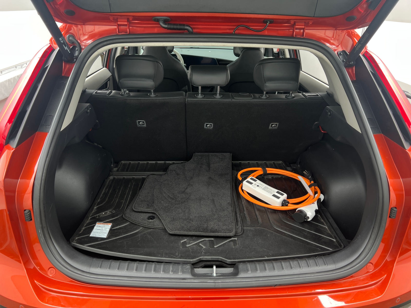 Thumbnail: 2023 Kia Niro - 6