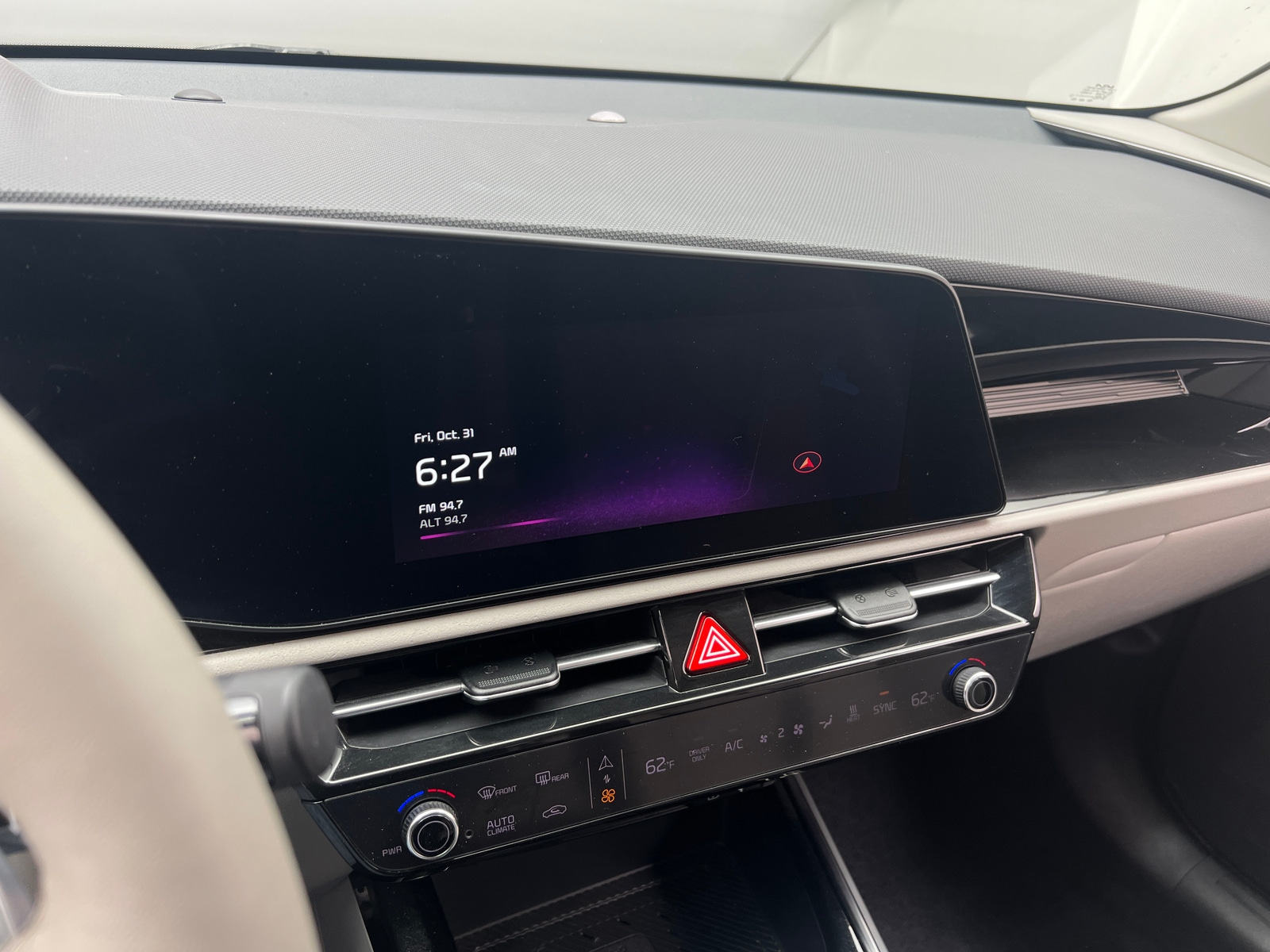 Thumbnail: 2023 Kia Niro - 3