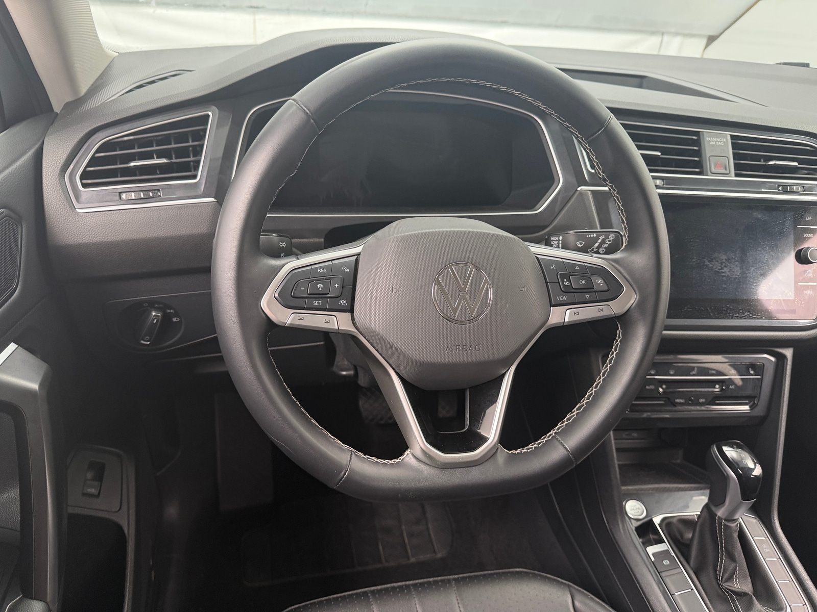 Thumbnail: 2024 Volkswagen Tiguan - 4