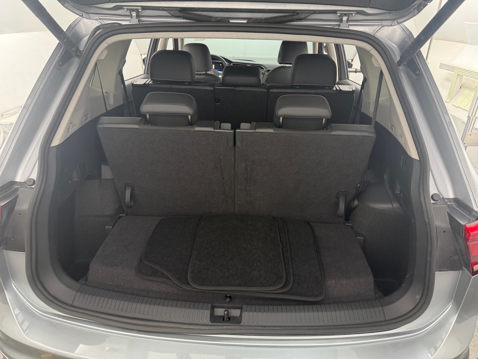 Thumbnail: 2024 Volkswagen Tiguan - 6