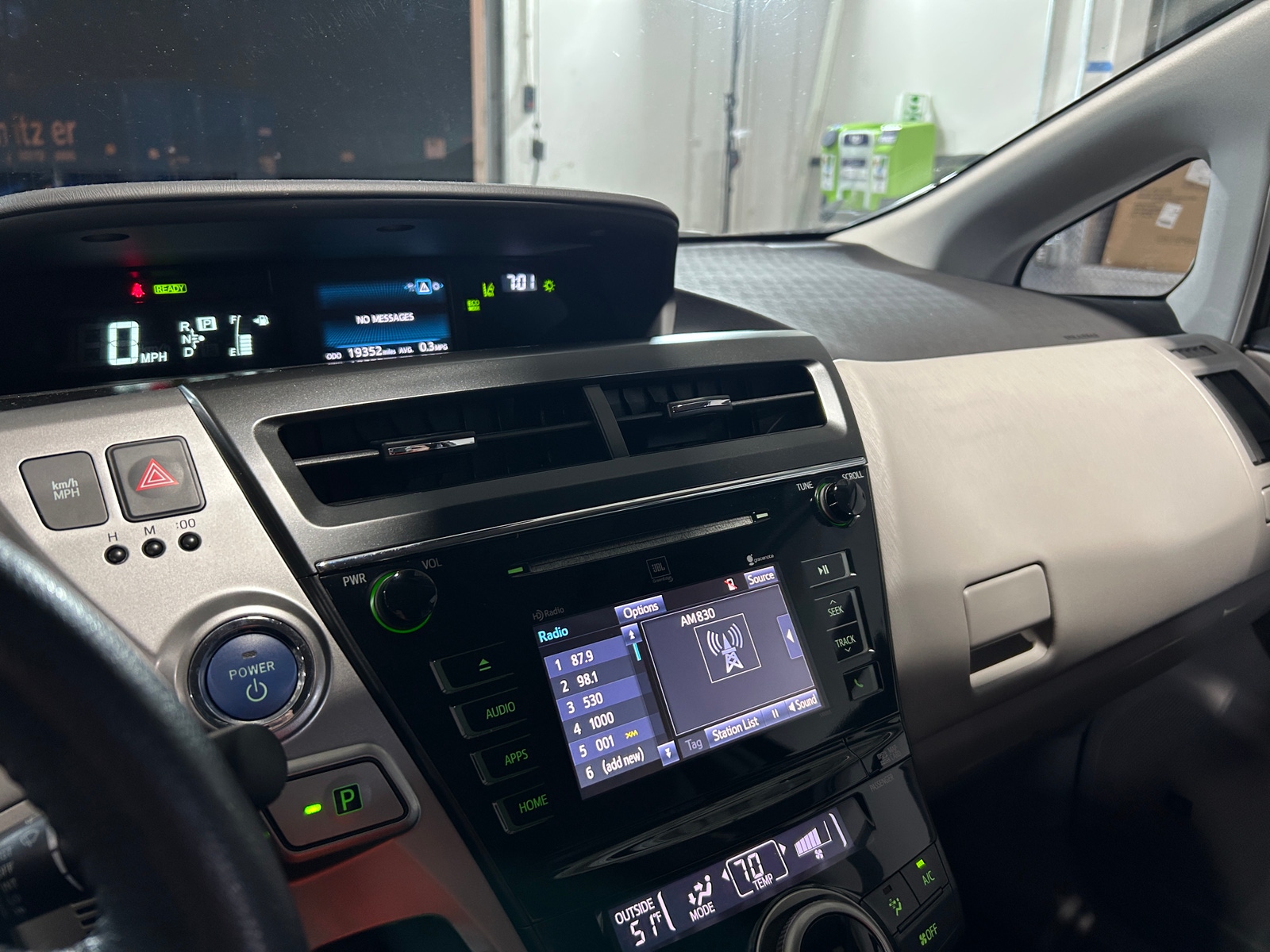 Thumbnail: 2015 Toyota Prius v - 4