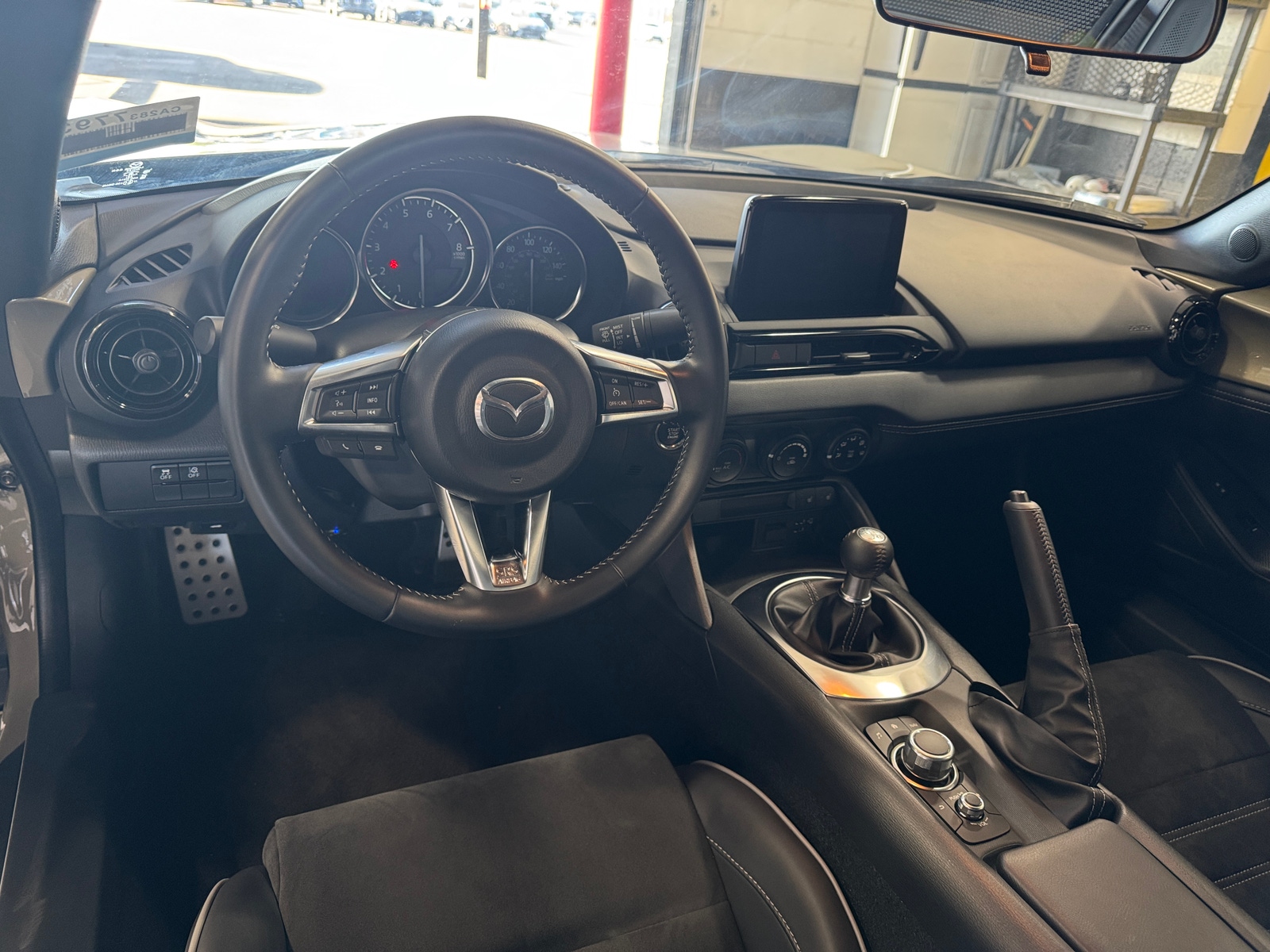 Thumbnail: 2023 Mazda MX-5 Miata - 3