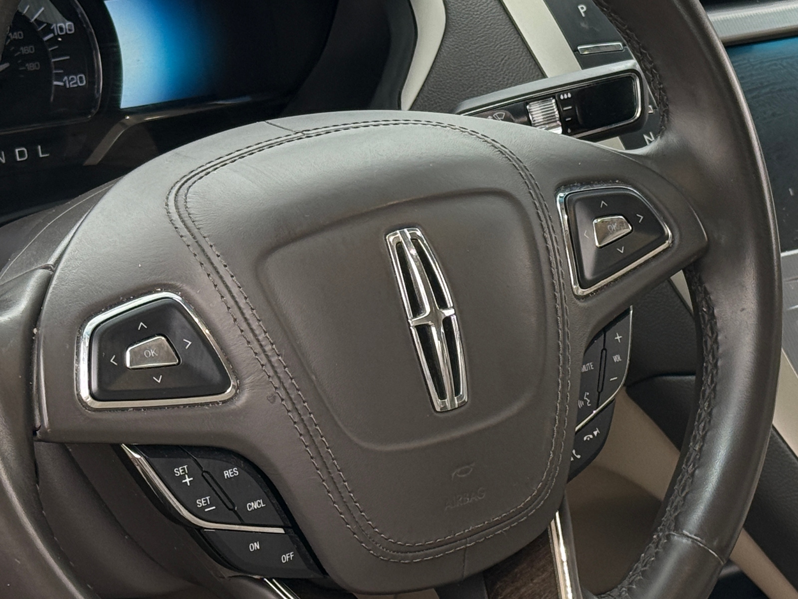 Thumbnail: 2017 Lincoln MKZ - 4