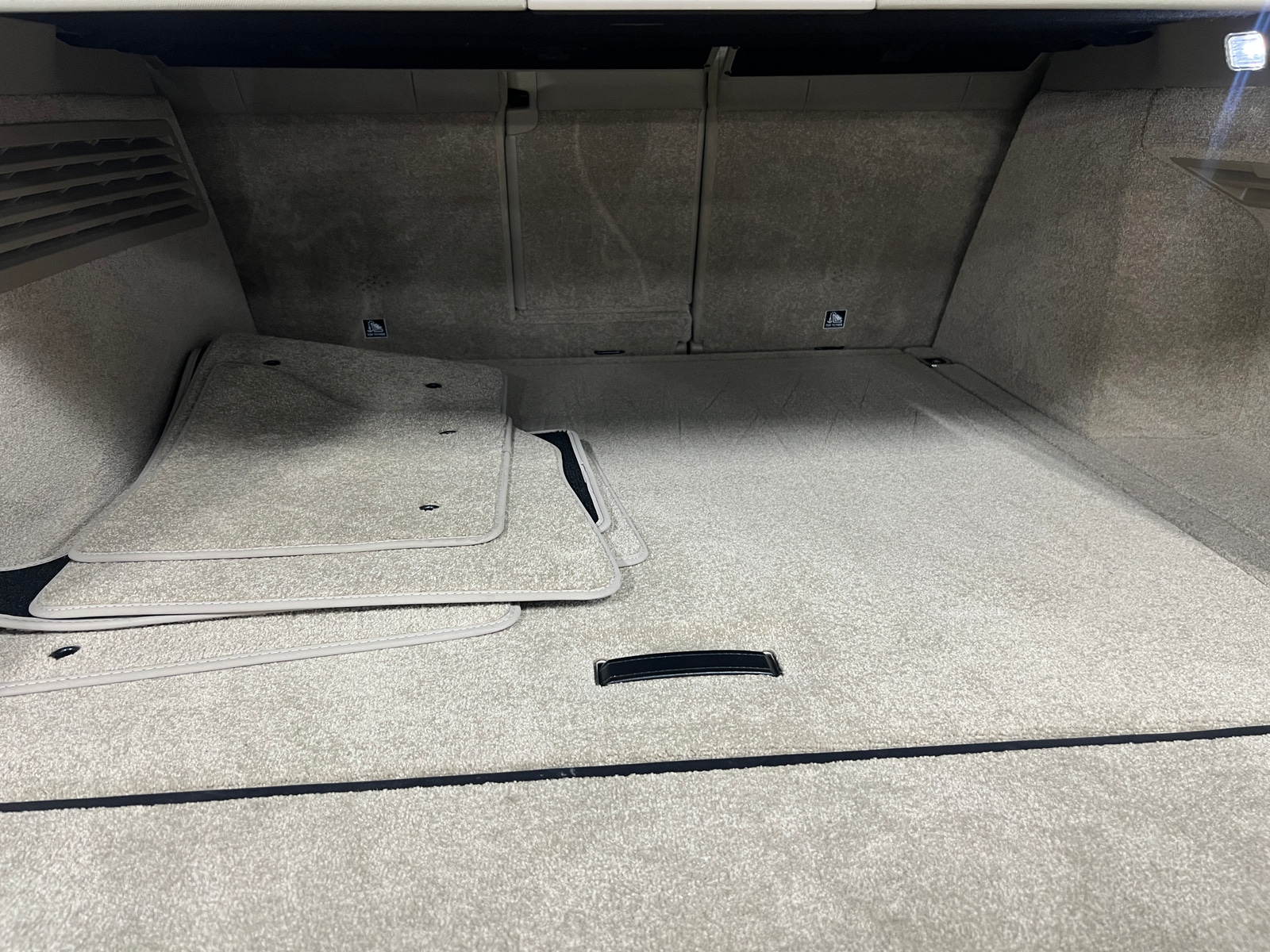 Thumbnail: 2017 Land Rover Range Rover - 6