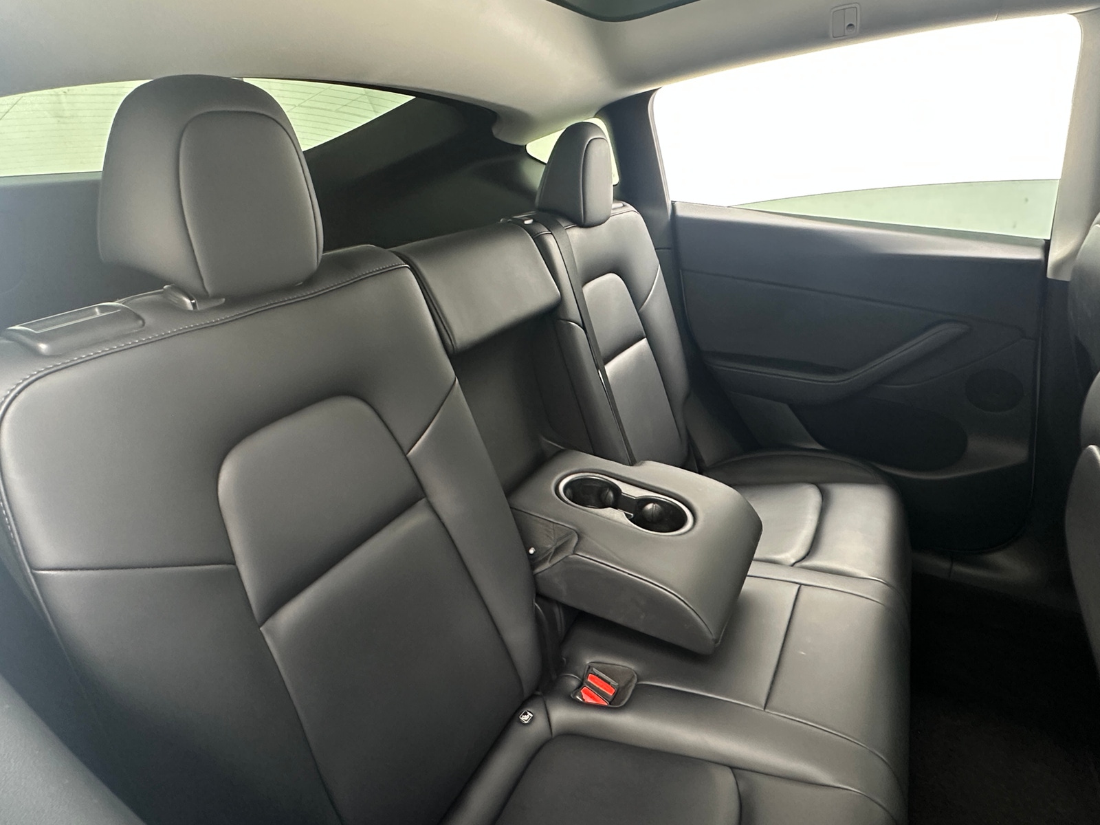 Thumbnail: 2022 Tesla Model Y - 4