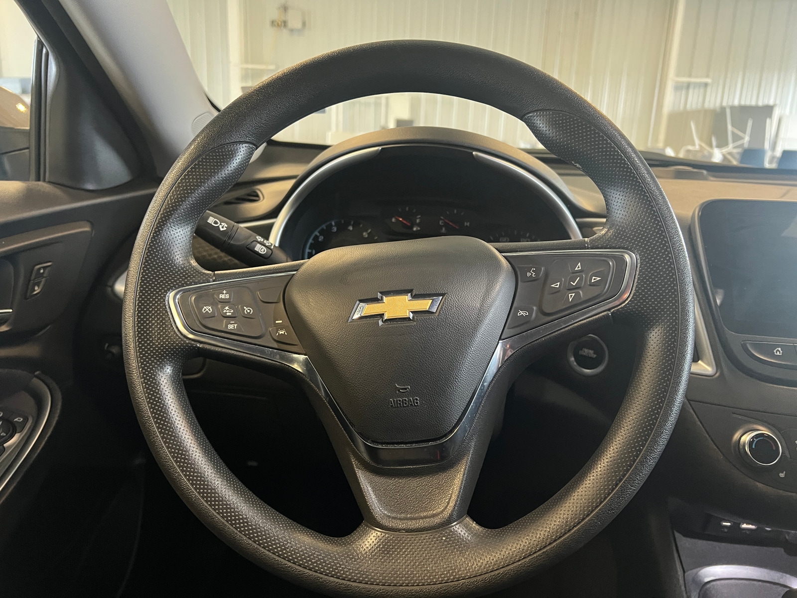 Thumbnail: 2023 Chevrolet Malibu - 5