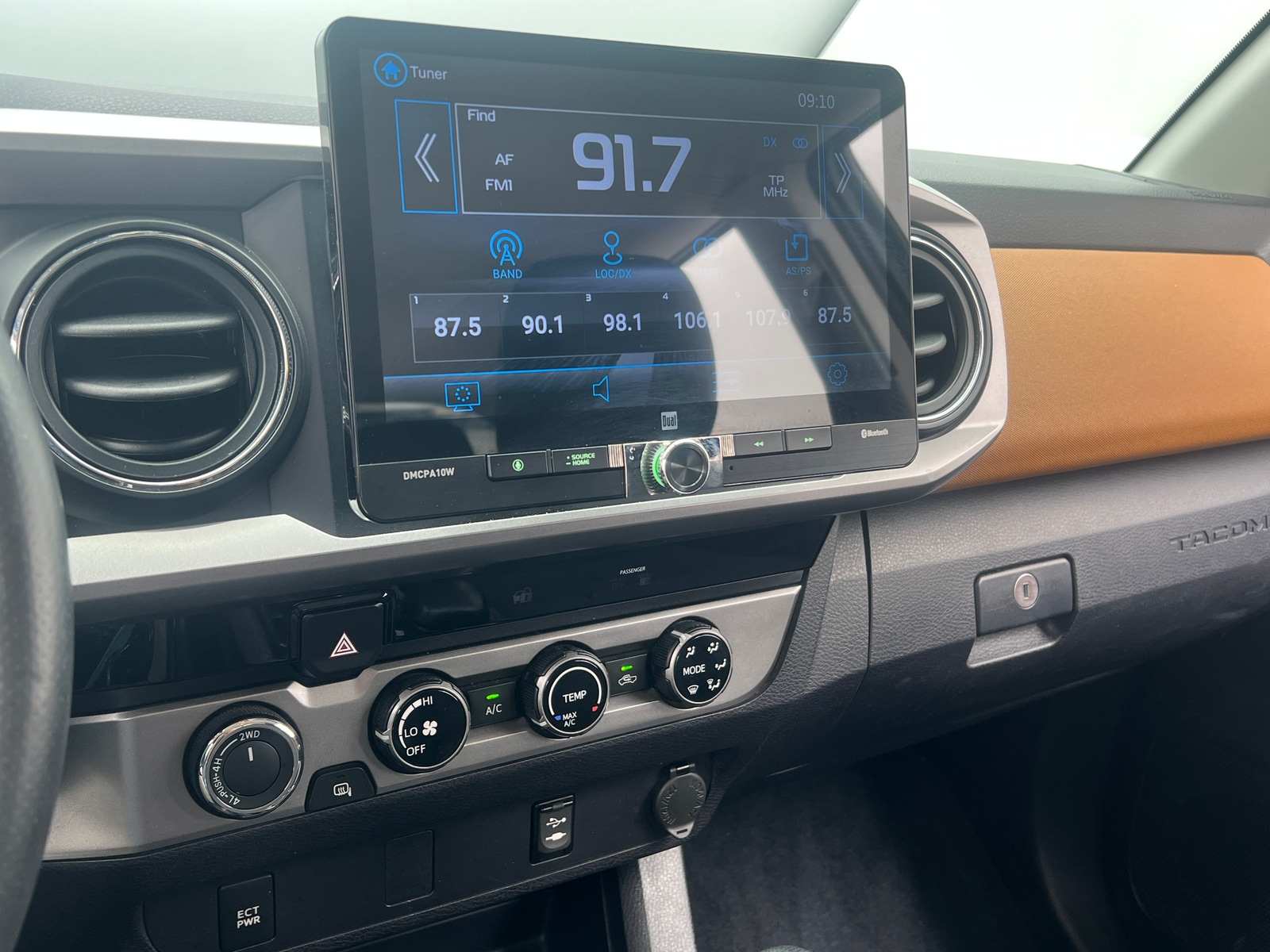 Thumbnail: 2017 Toyota Tacoma - 4