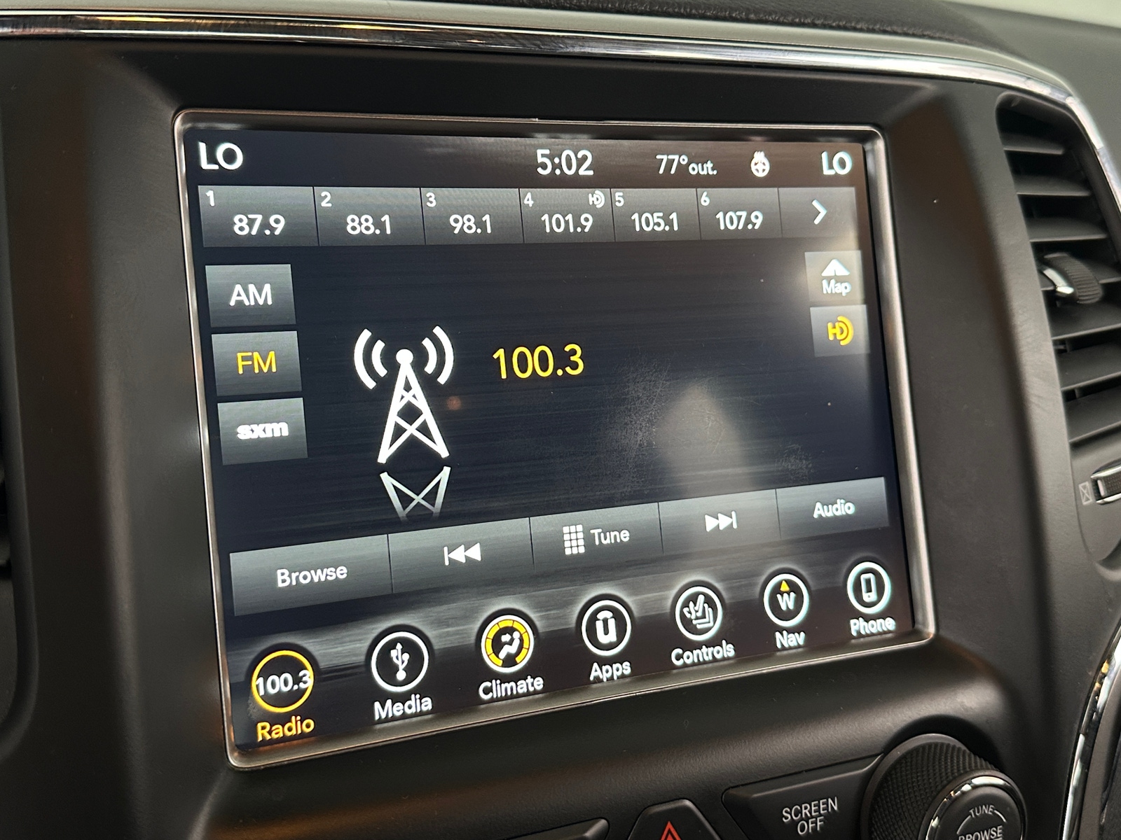 Thumbnail: 2018 Jeep Grand Cherokee - 3