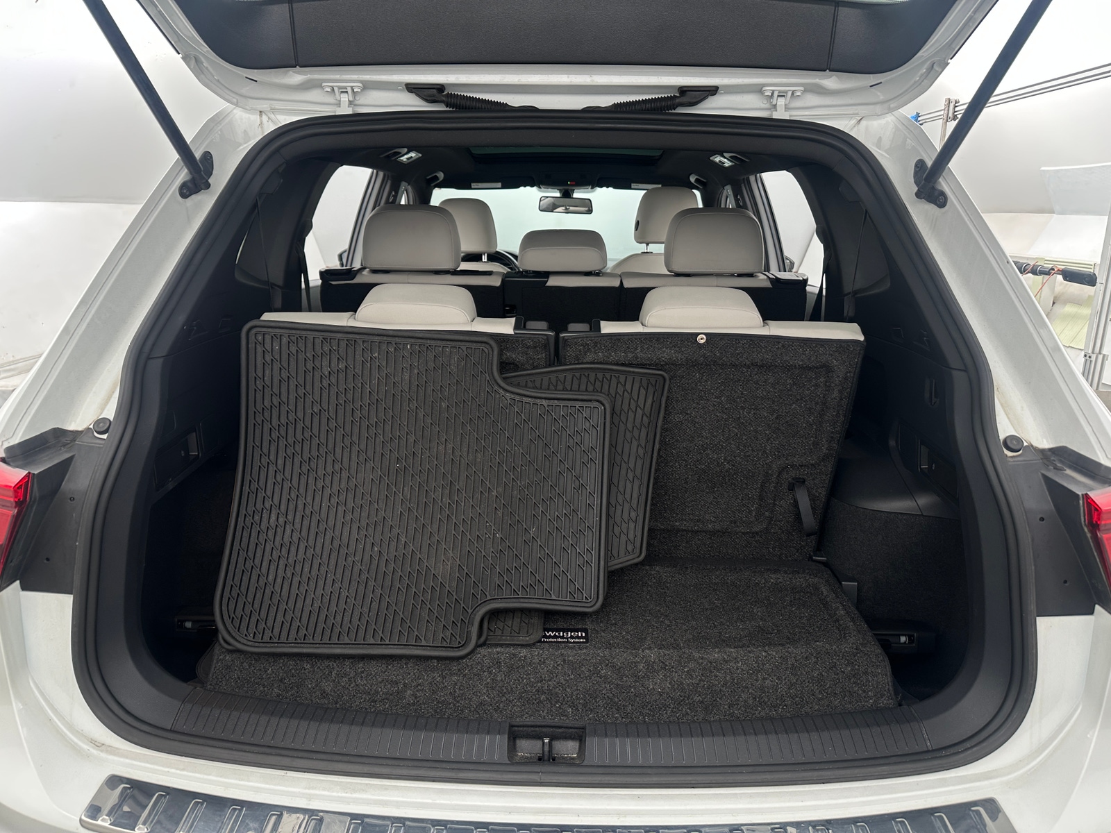 Thumbnail: 2021 Volkswagen Tiguan - 6